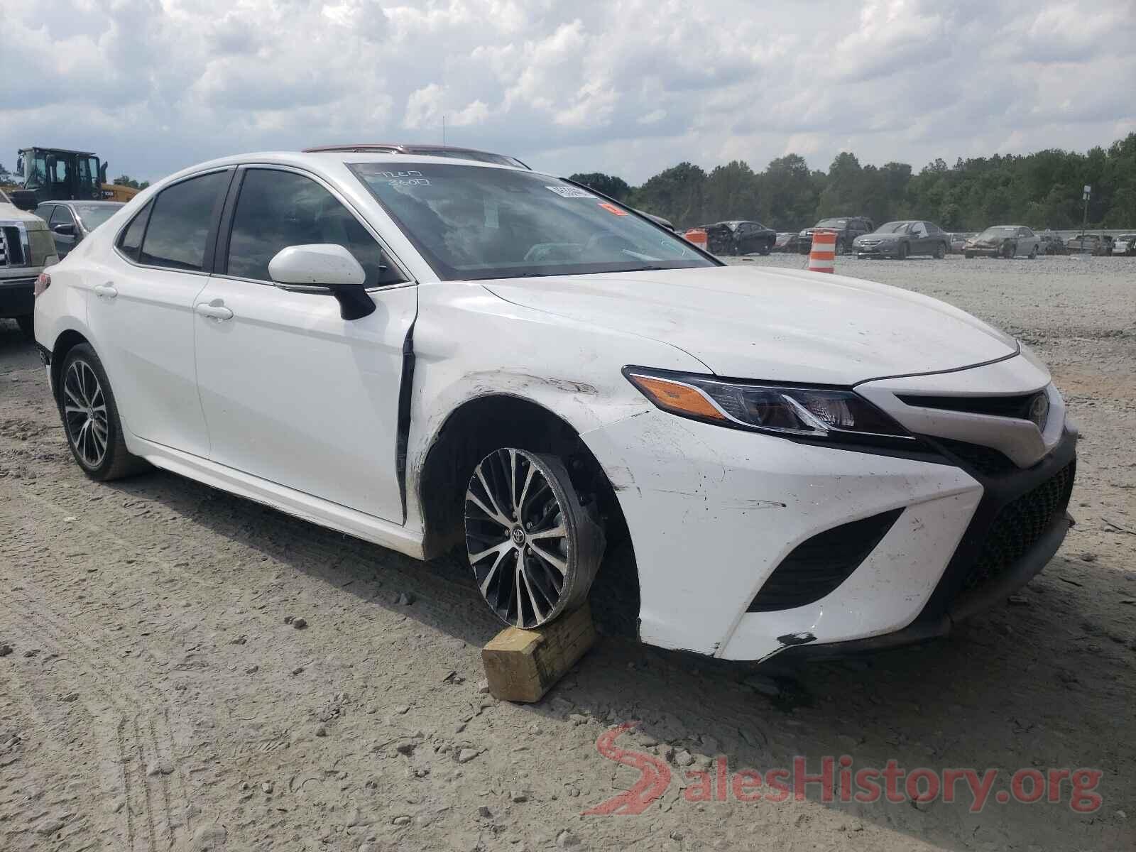 4T1B11HK6JU637384 2018 TOYOTA CAMRY