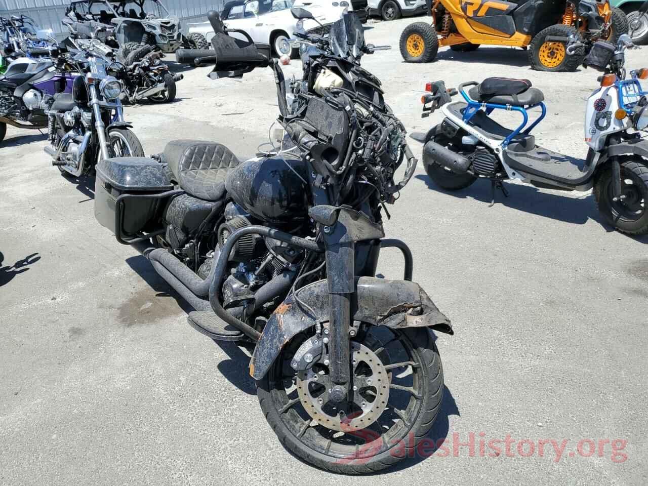 1HD1KRC36JB665868 2018 HARLEY-DAVIDSON FL