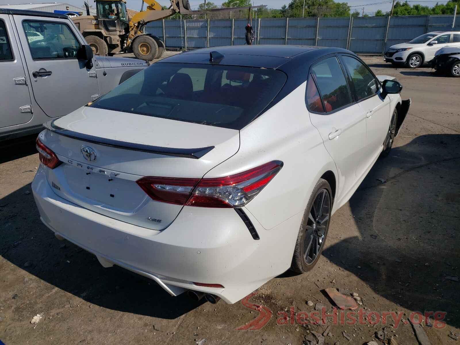 4T1B61HK3JU064168 2018 TOYOTA CAMRY