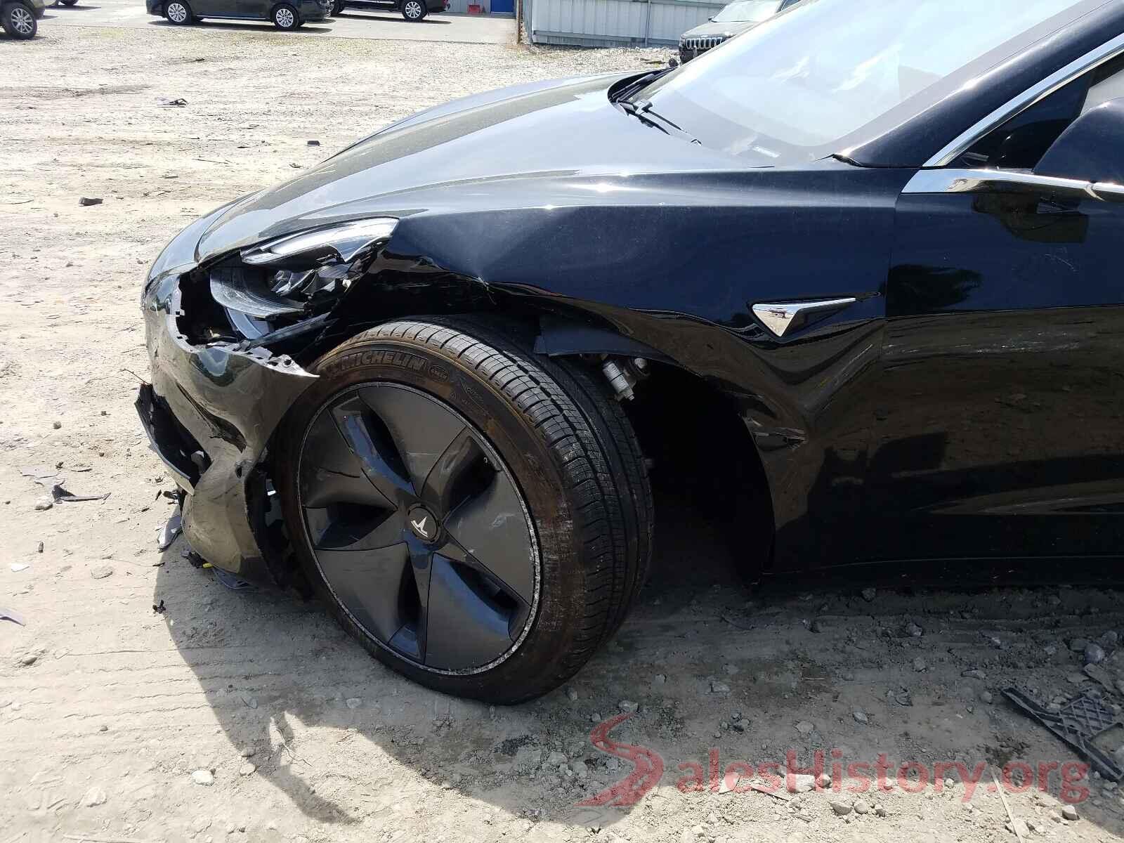 5YJ3E1EBXKF385070 2019 TESLA MODEL 3