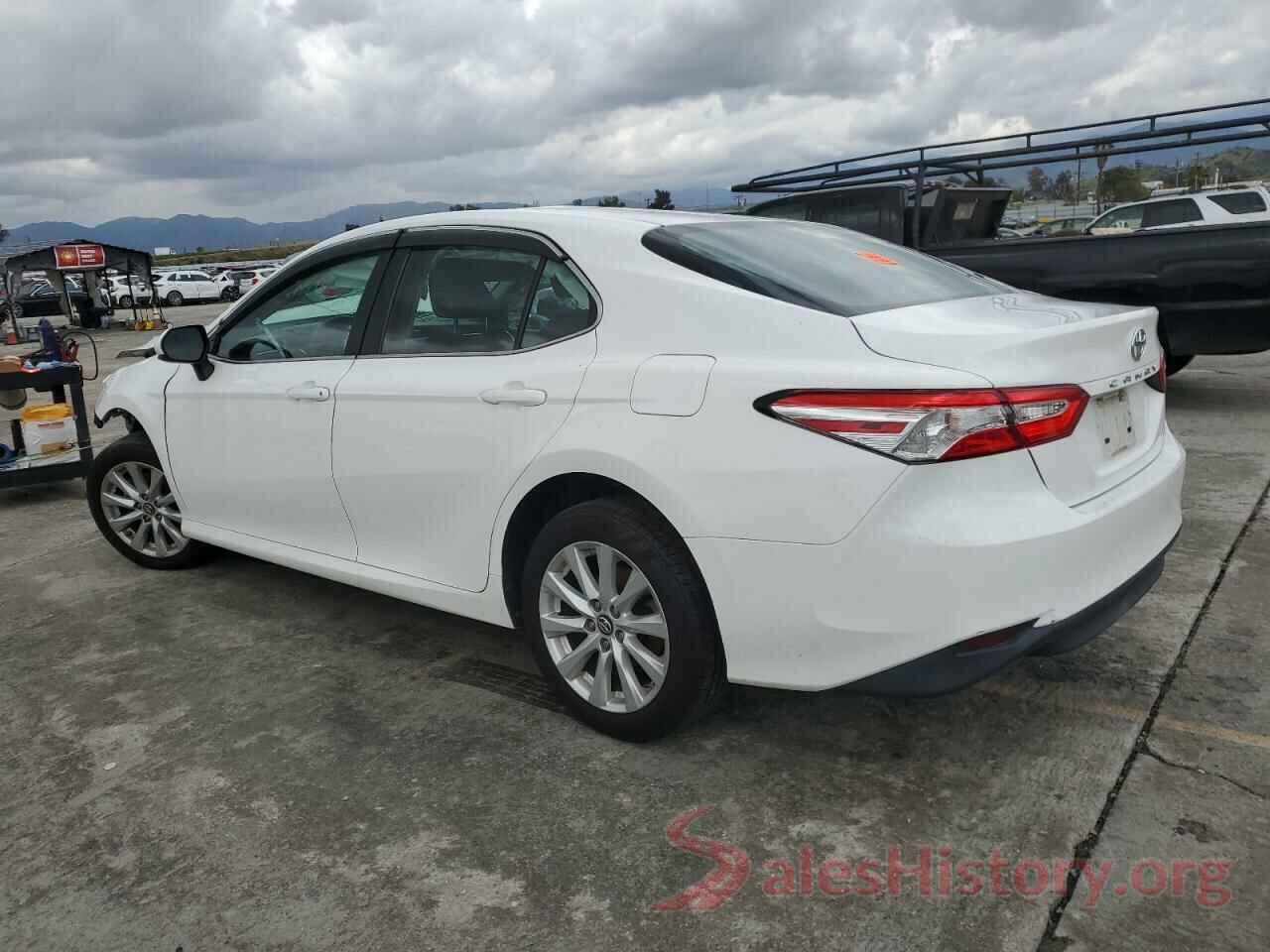 4T1B11HK7JU567118 2018 TOYOTA CAMRY