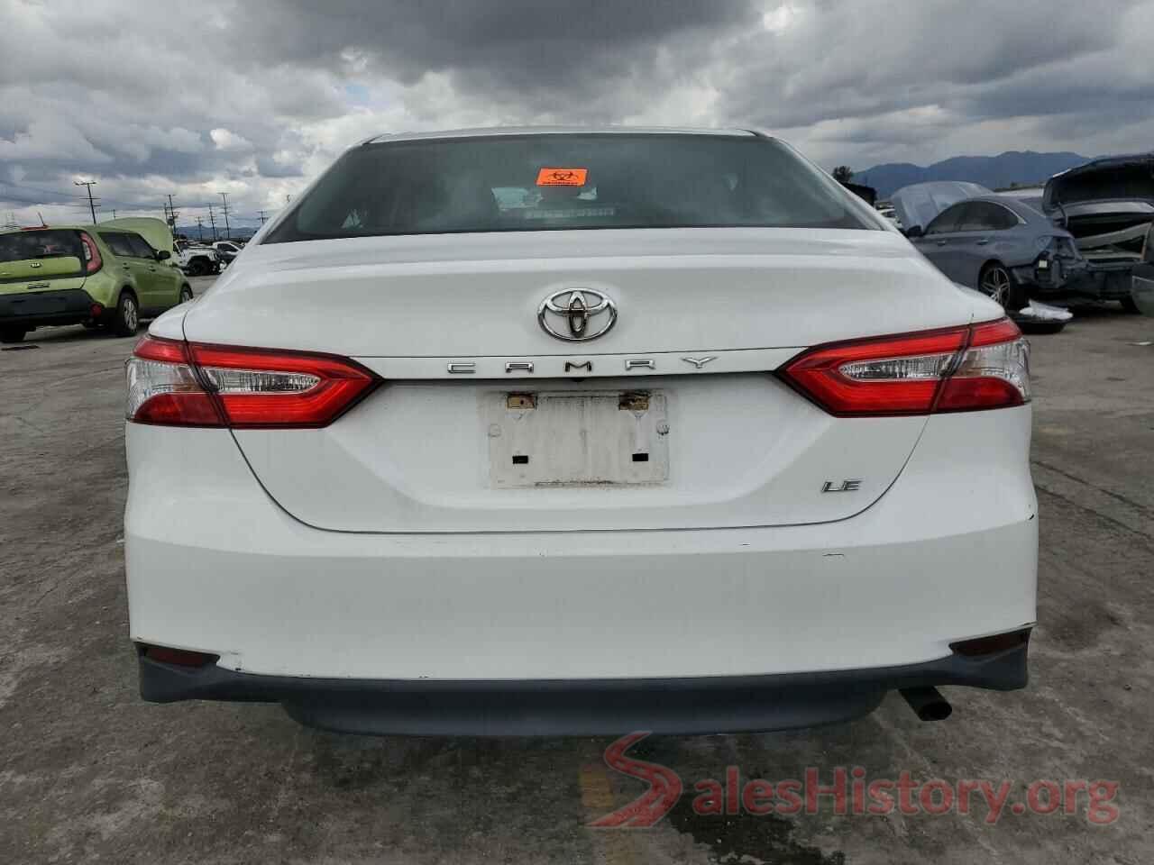 4T1B11HK7JU567118 2018 TOYOTA CAMRY