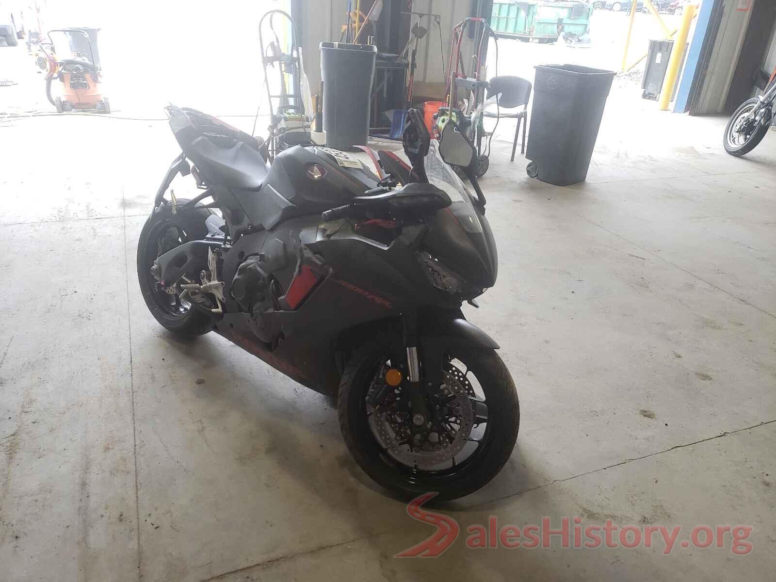 JH2SC7756HK000828 2017 HONDA CBR CYCLE