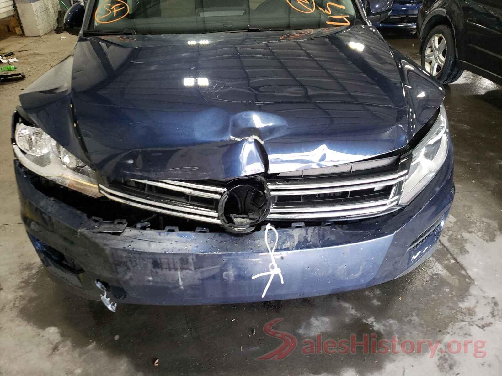 WVGAV7AX8GW604098 2016 VOLKSWAGEN TIGUAN