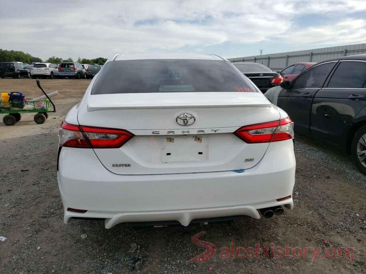 4T1B11HK2JU618234 2018 TOYOTA CAMRY