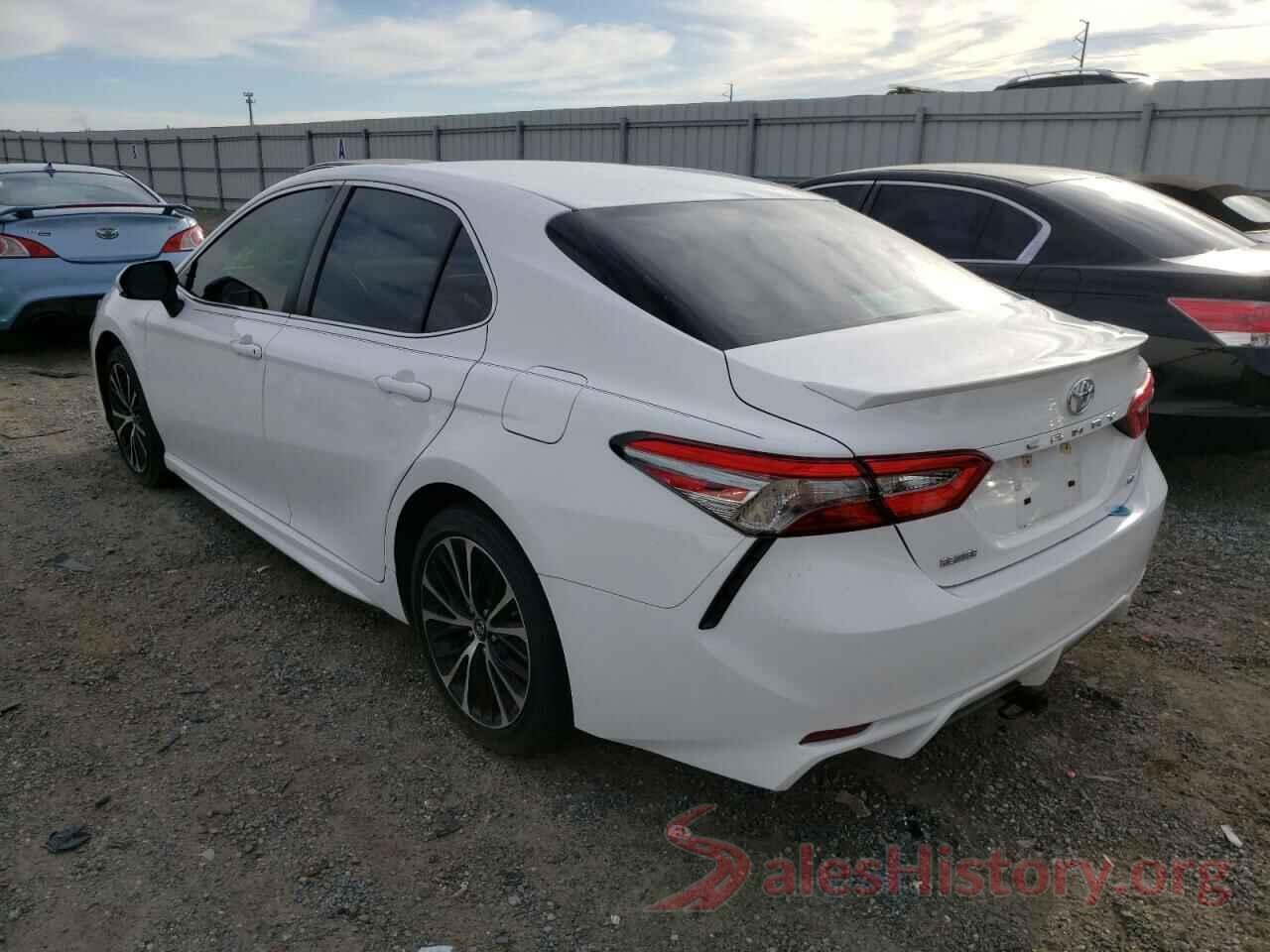 4T1B11HK2JU618234 2018 TOYOTA CAMRY