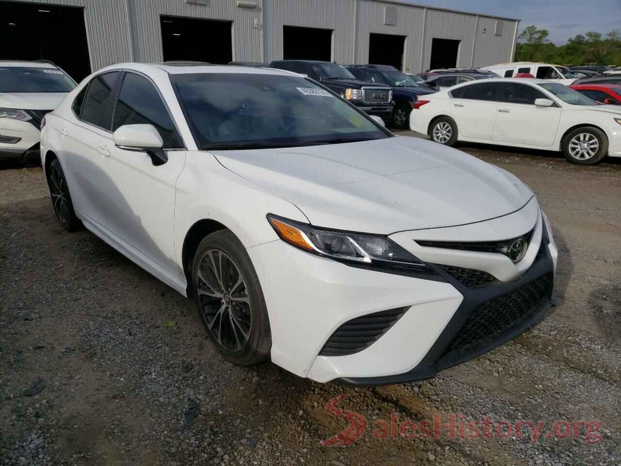 4T1B11HK2JU618234 2018 TOYOTA CAMRY