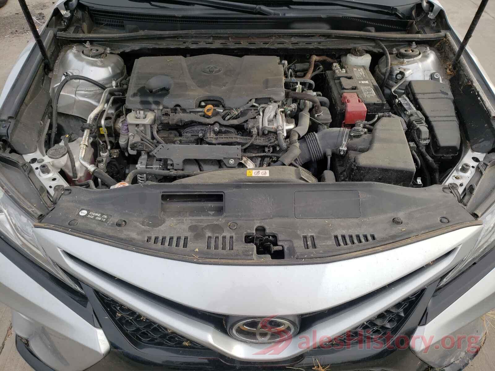 4T1B61HK4JU115886 2018 TOYOTA CAMRY