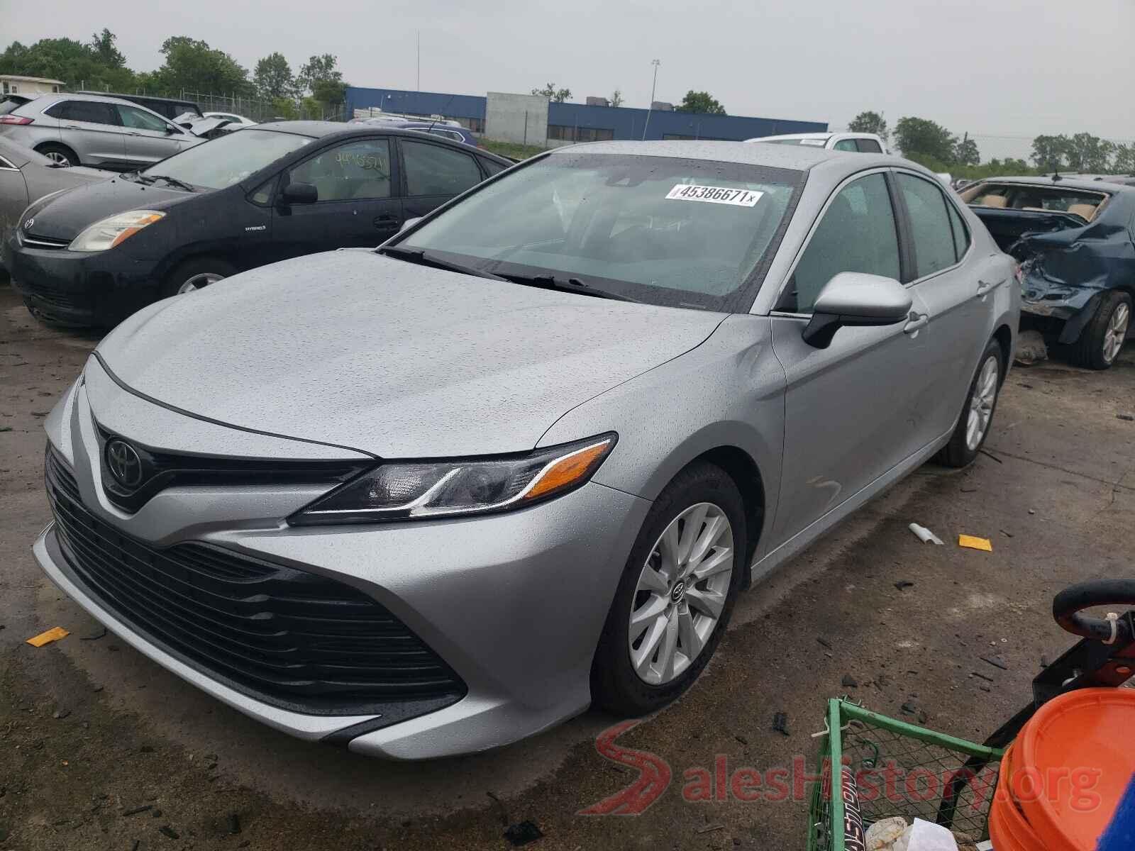 4T1B11HKXJU068782 2018 TOYOTA CAMRY