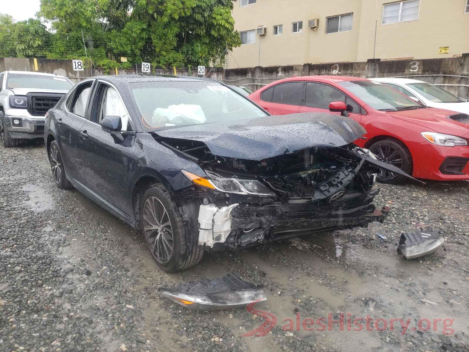 4T1B11HK4JU552785 2018 TOYOTA CAMRY