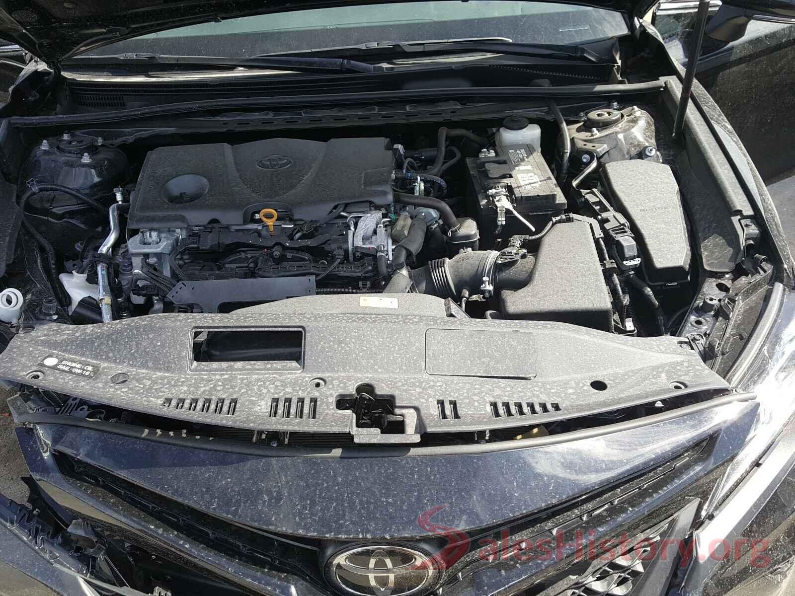 4T1B11HK2JU587051 2018 TOYOTA CAMRY