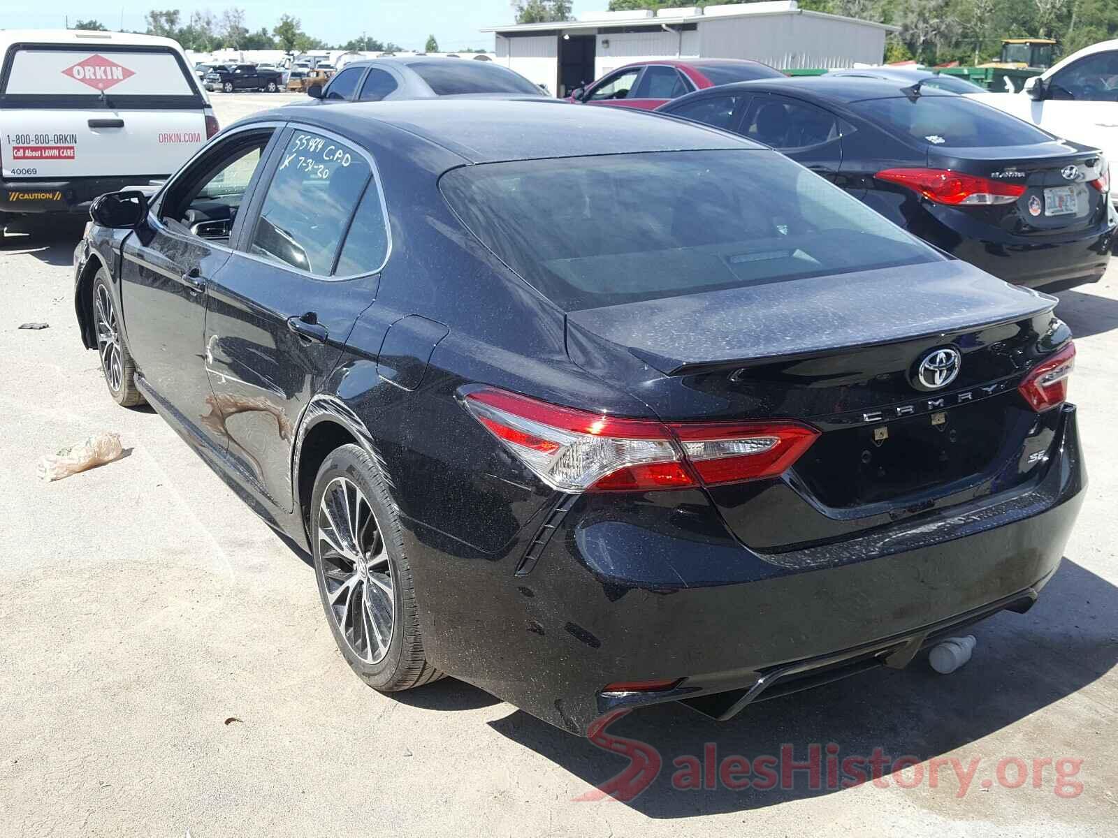 4T1B11HK2JU587051 2018 TOYOTA CAMRY