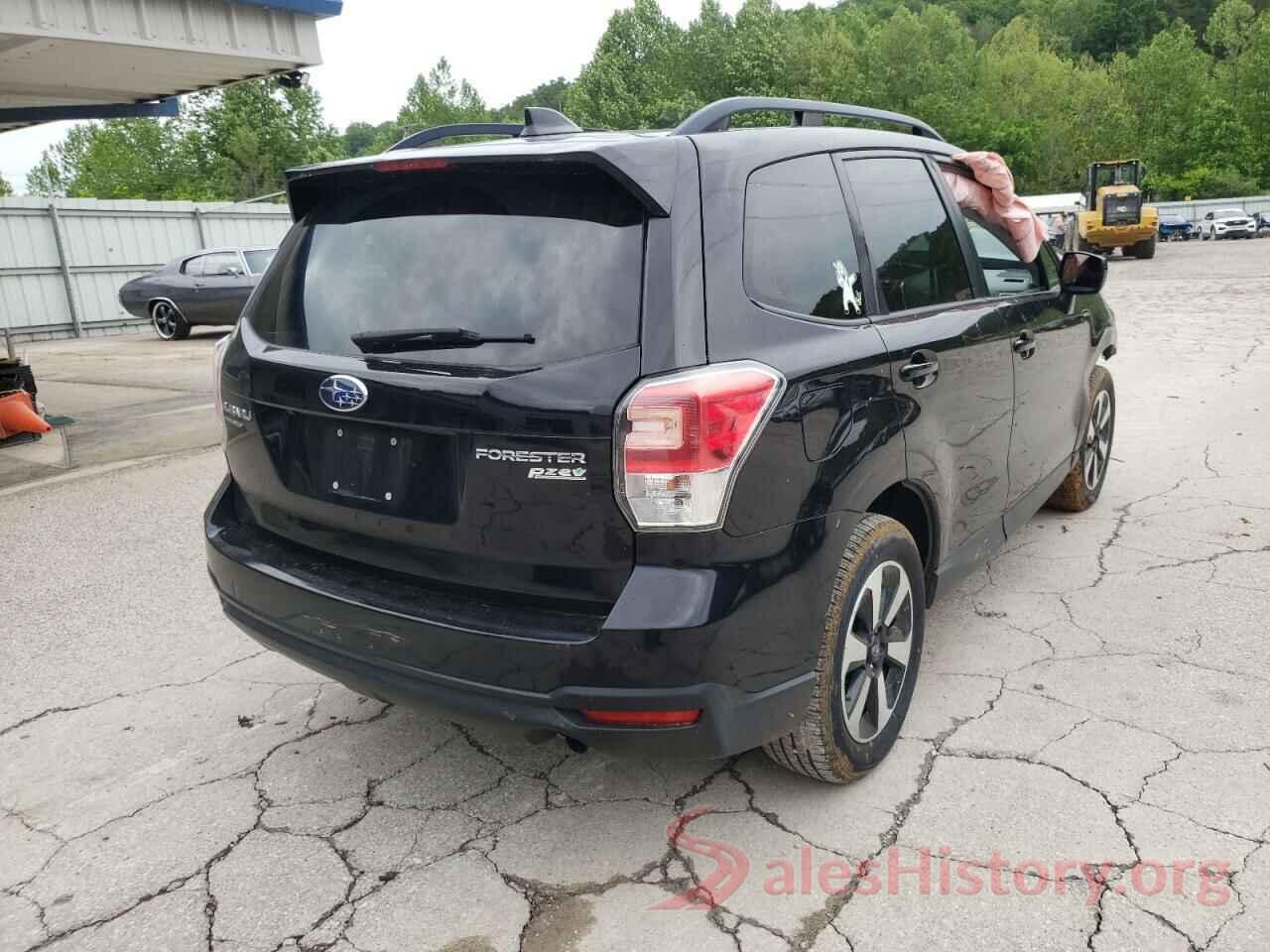 JF2SJADC3HH422018 2017 SUBARU FORESTER