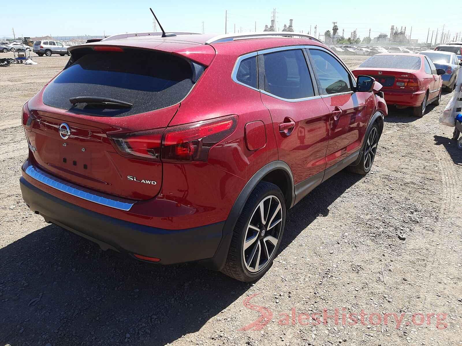 JN1BJ1CR4JW259906 2018 NISSAN ROGUE