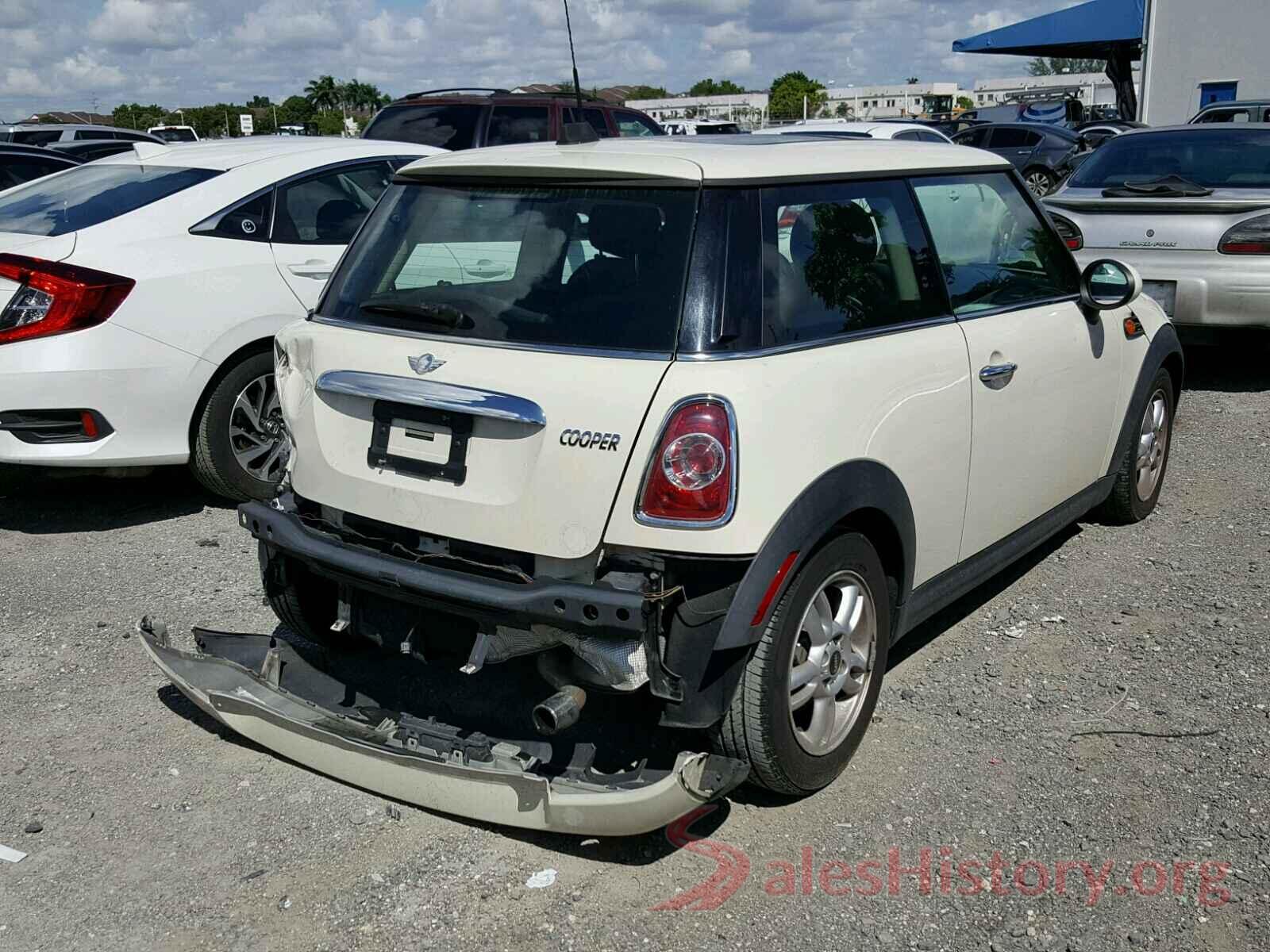 WMWSU3C55BT095899 2011 MINI COOPER