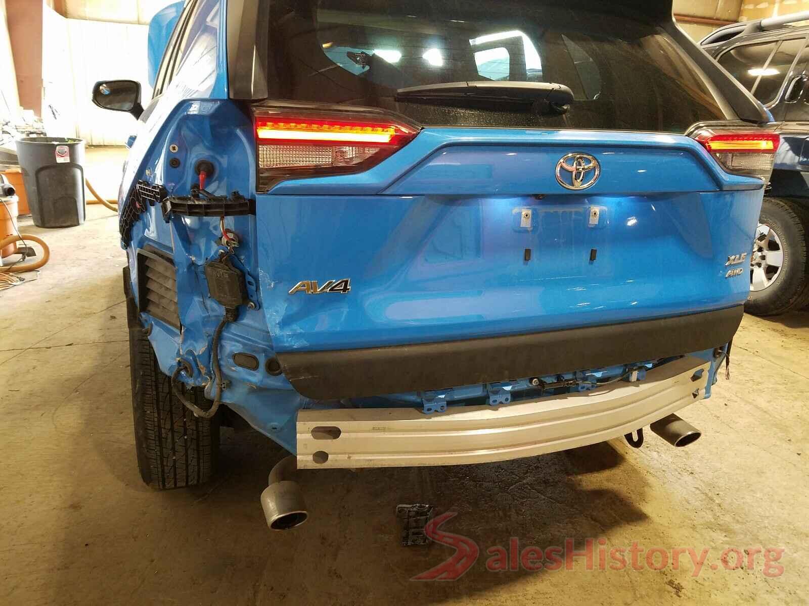 JTMP1RFV5KD523920 2019 TOYOTA RAV4