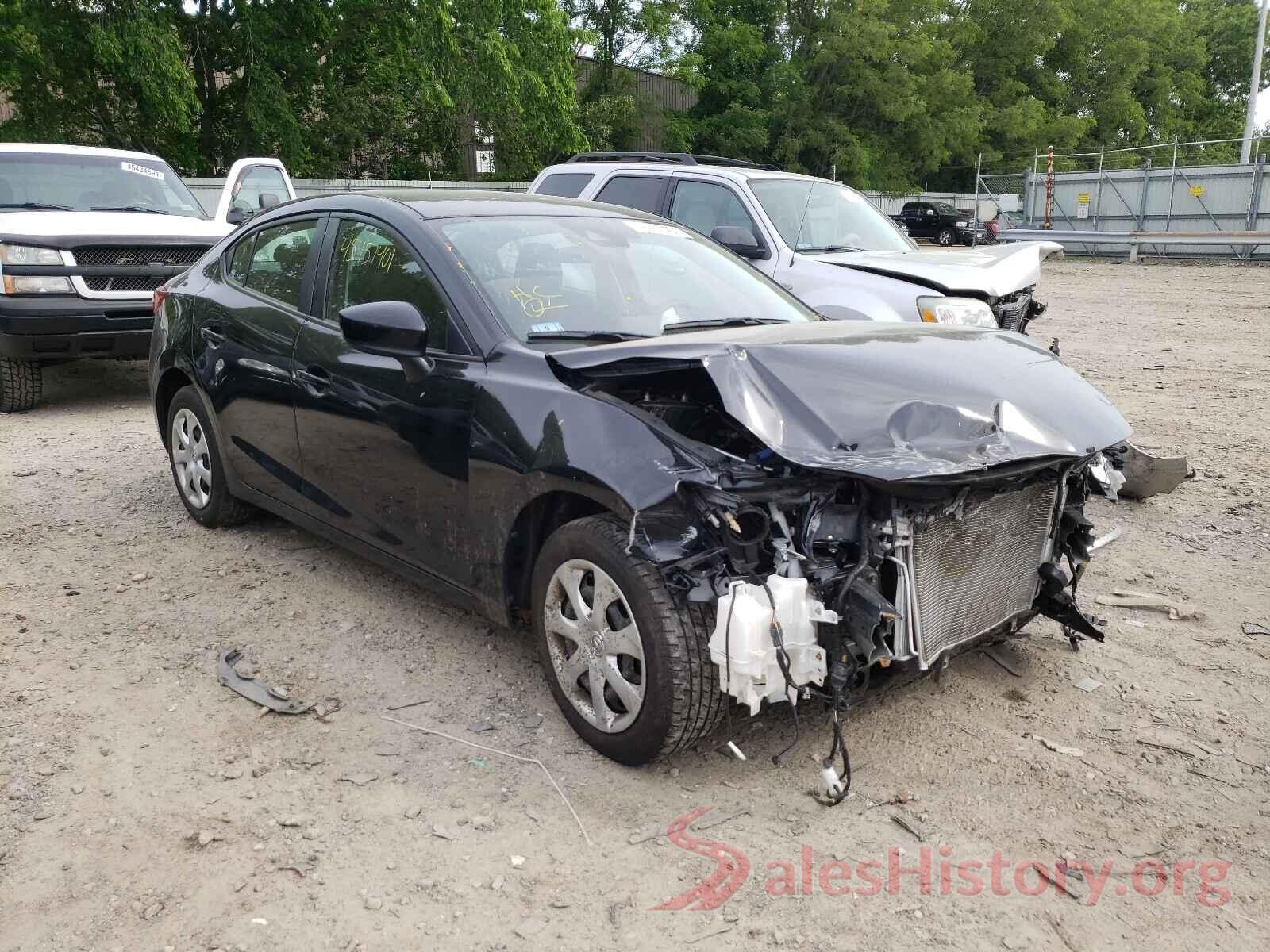 3MZBN1U74JM266866 2018 MAZDA 3