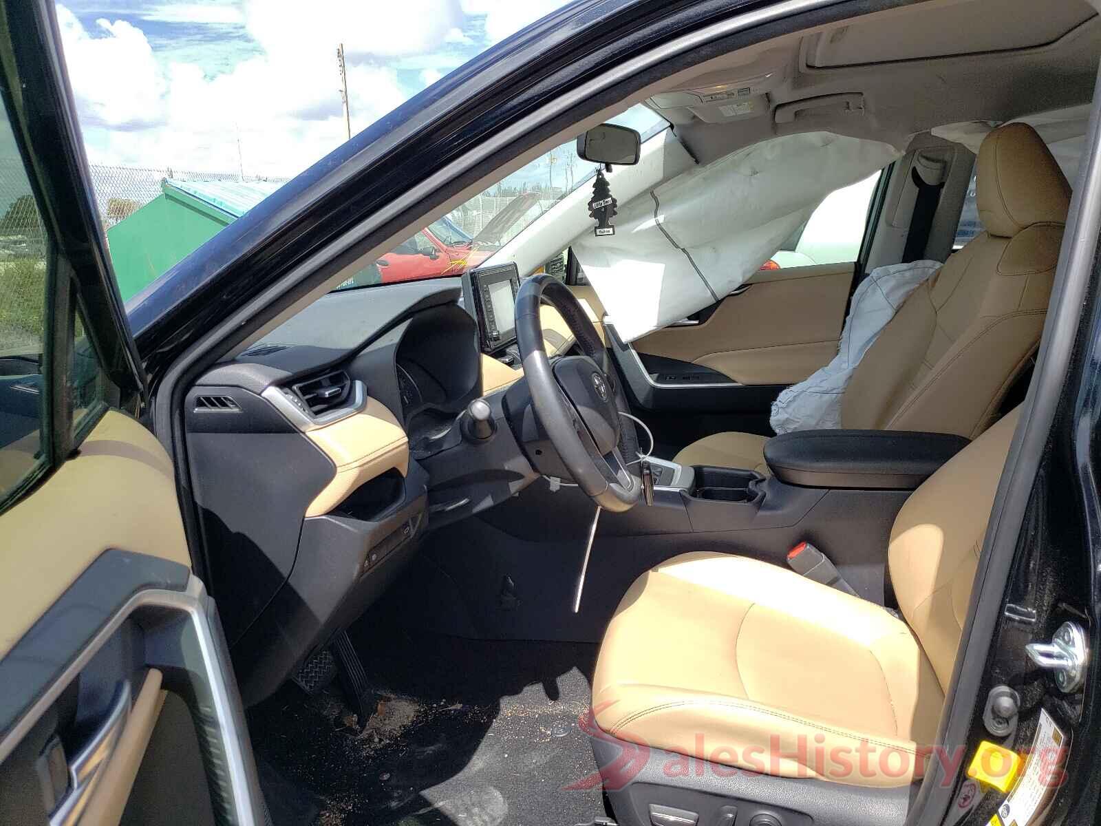 JTMC1RFV3KD012060 2019 TOYOTA RAV4