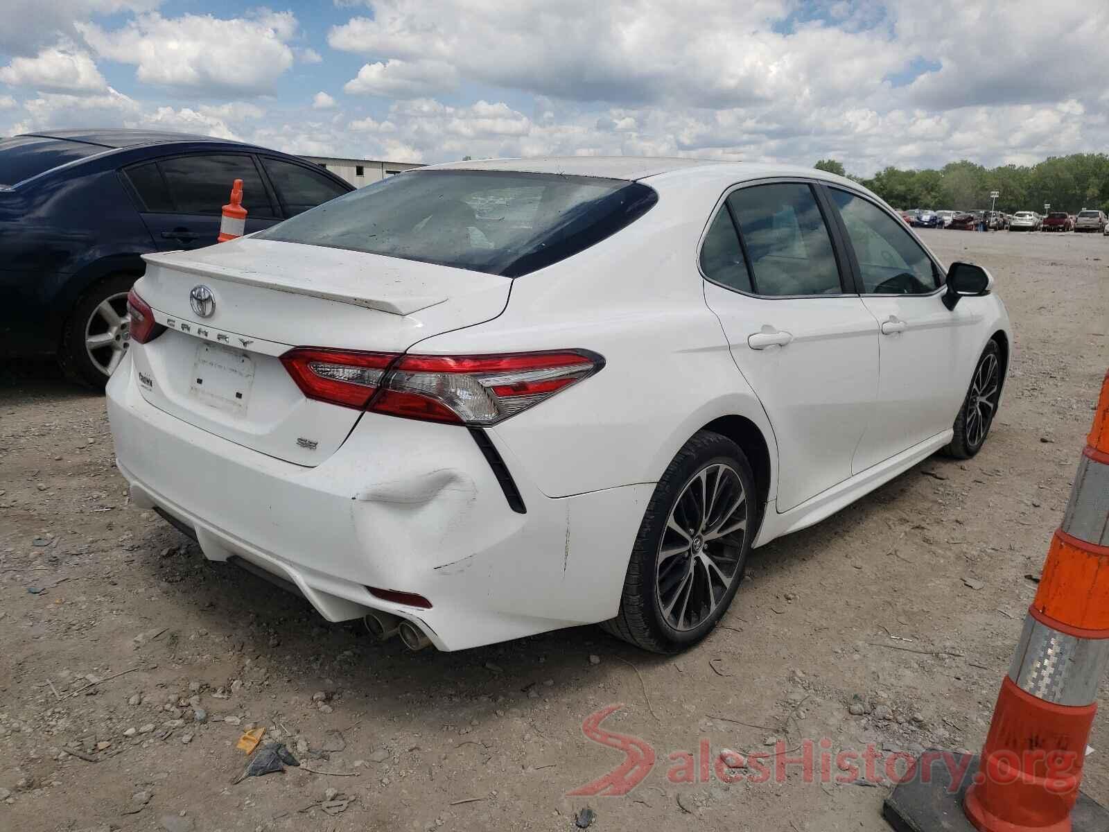 4T1B11HK4JU031887 2018 TOYOTA CAMRY