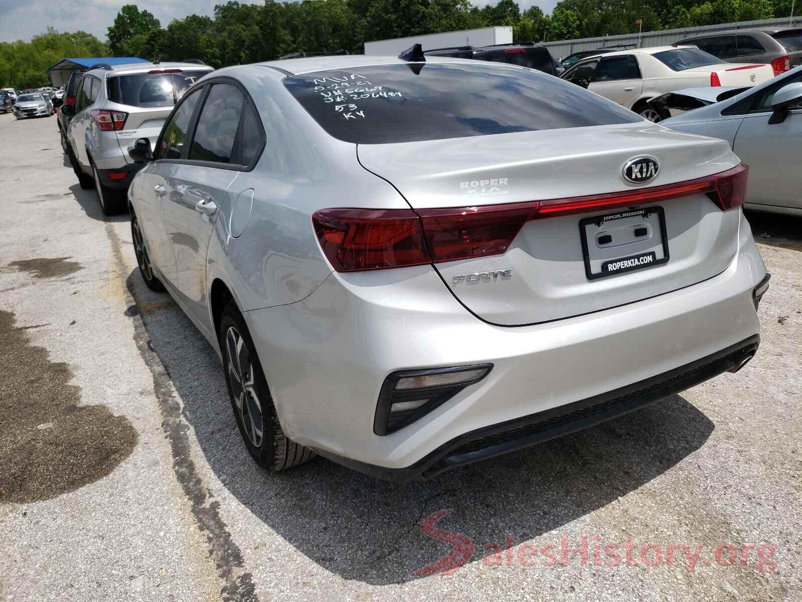 3KPF24AD2ME305669 2021 KIA FORTE