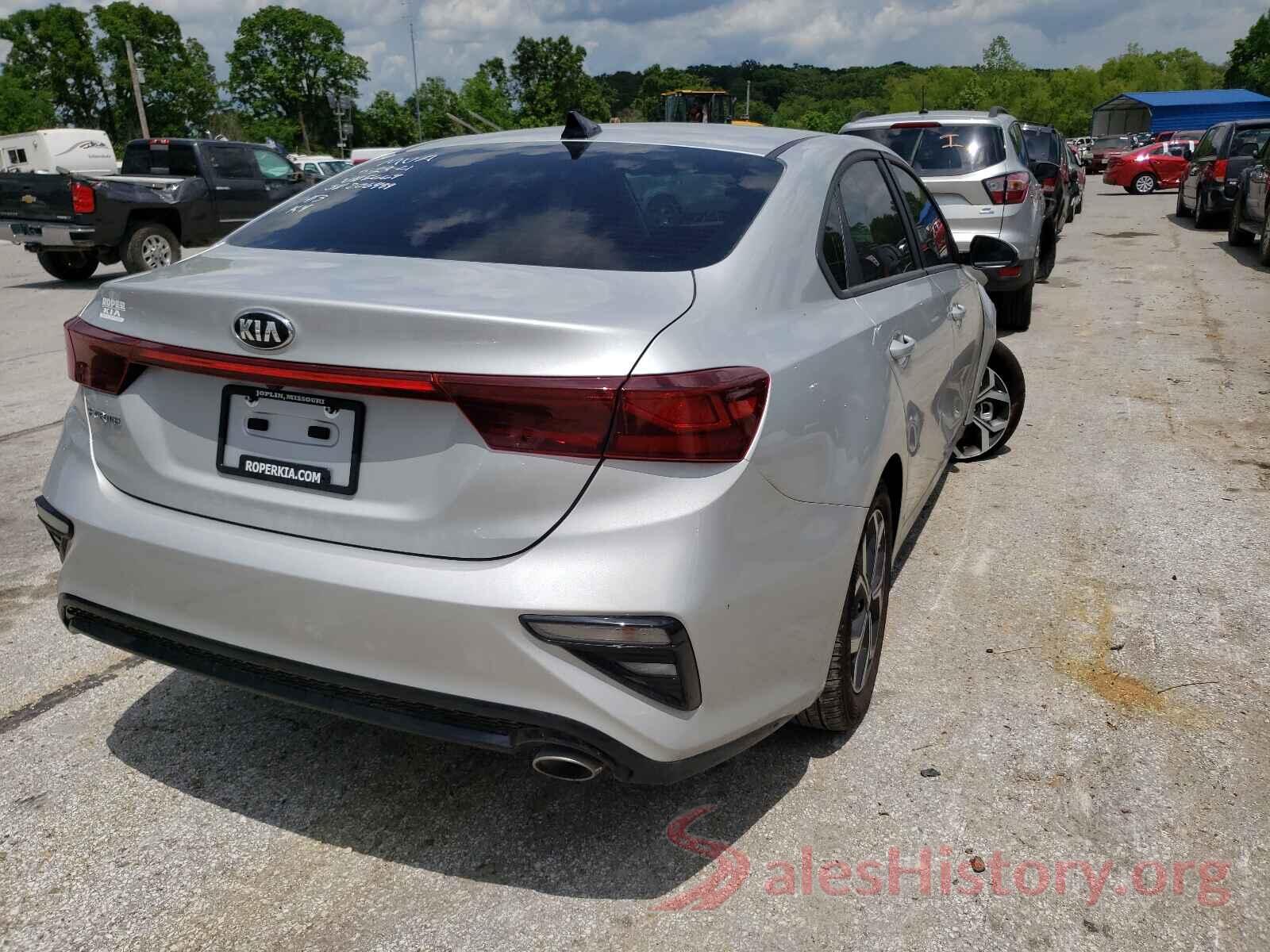 3KPF24AD2ME305669 2021 KIA FORTE