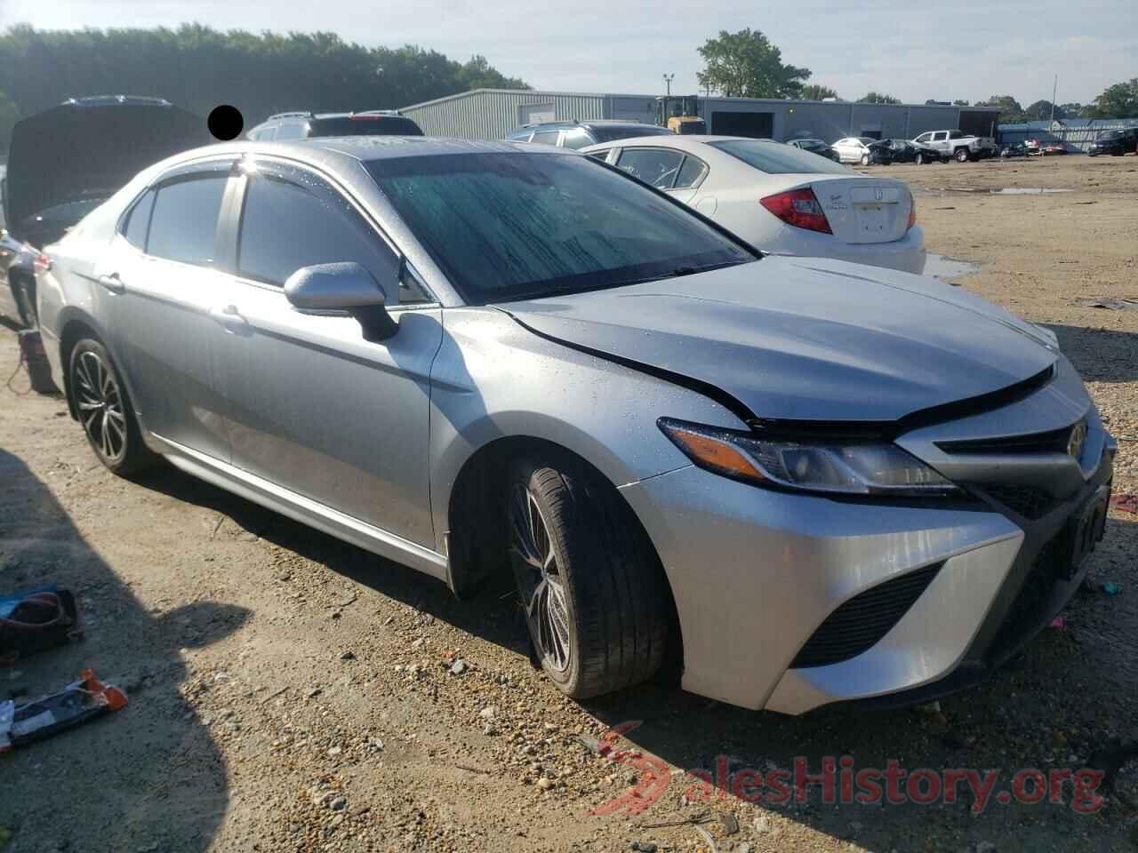 4T1B11HKXJU552192 2018 TOYOTA CAMRY