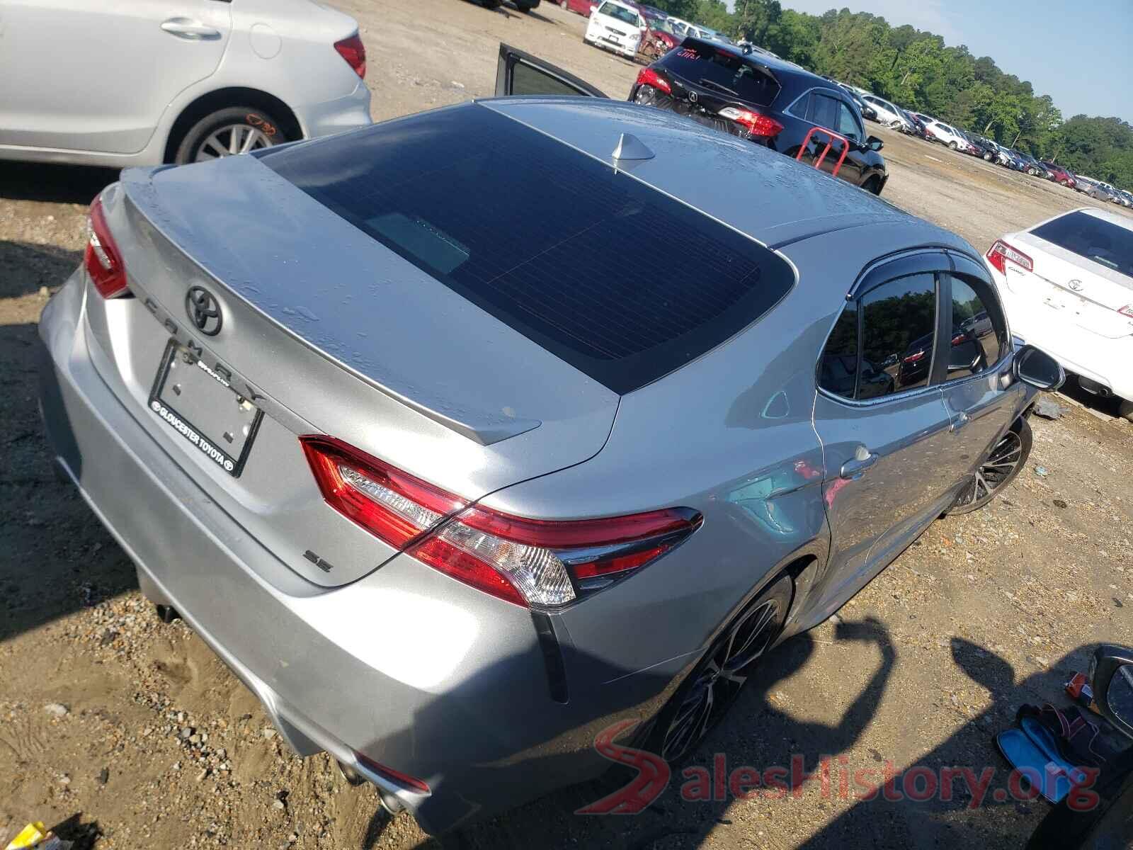 4T1B11HKXJU552192 2018 TOYOTA CAMRY