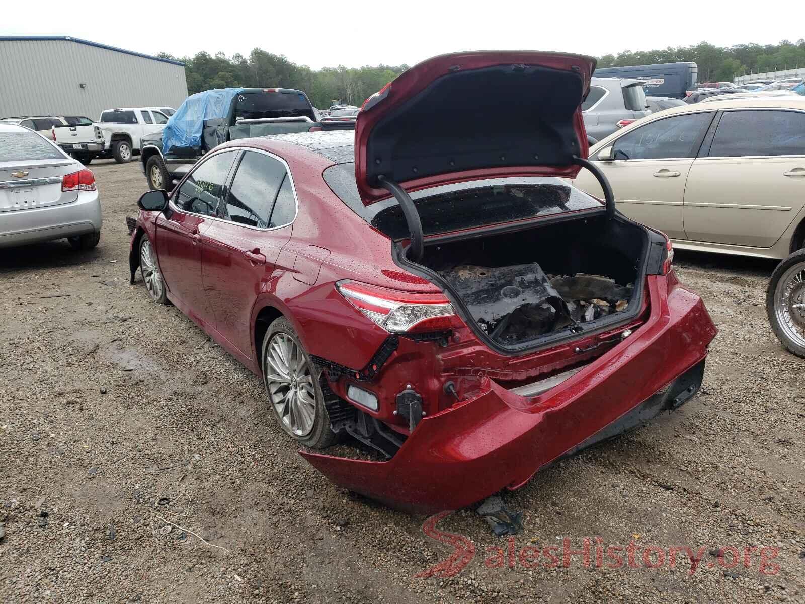 4T1B11HK7JU610002 2018 TOYOTA CAMRY