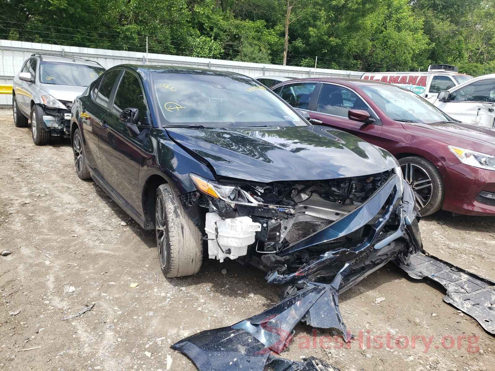 4T1B11HK2JU530221 2018 TOYOTA CAMRY