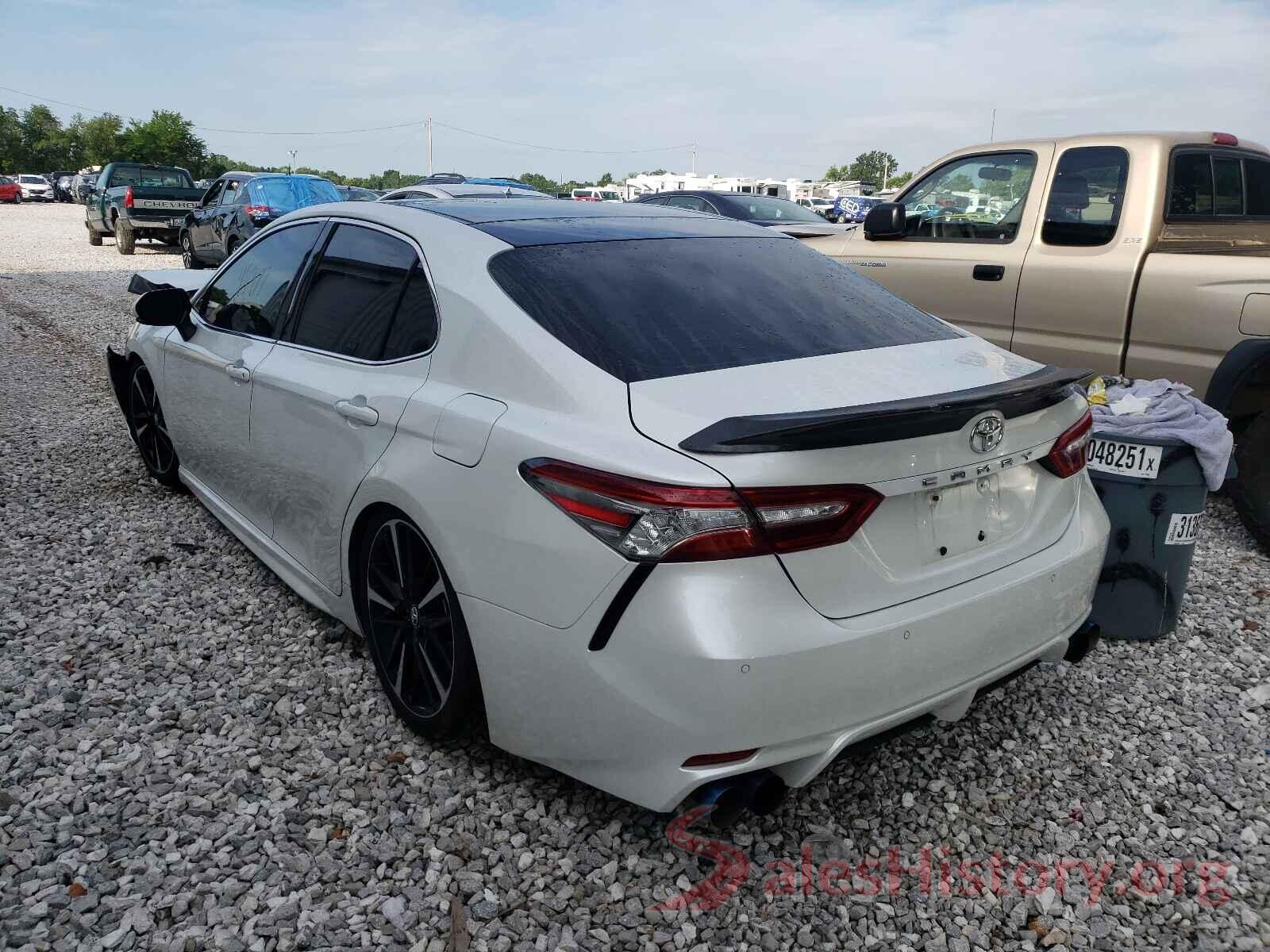 4T1B61HK9JU071058 2018 TOYOTA CAMRY