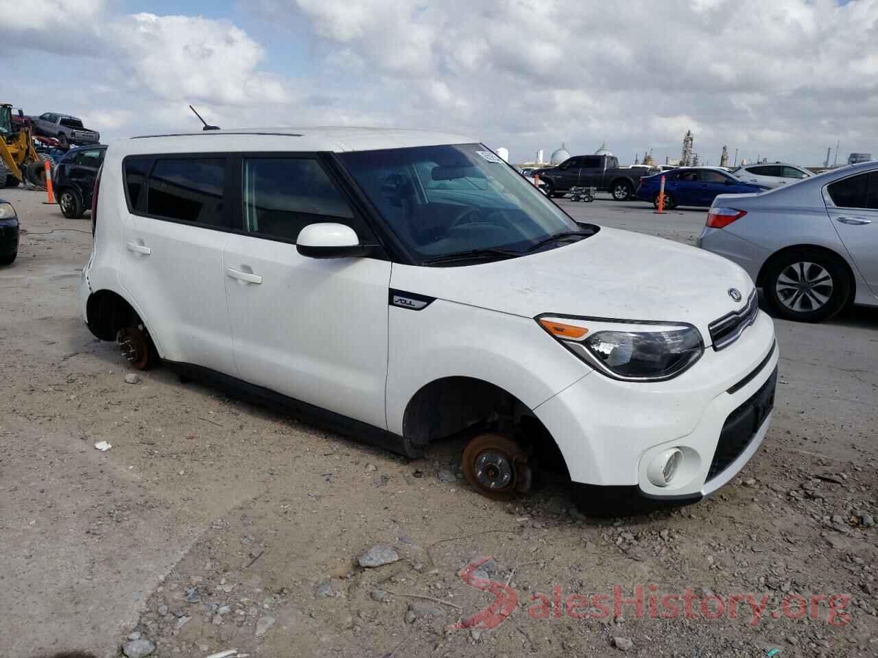 KNDJP3A55J7889785 2018 KIA SOUL