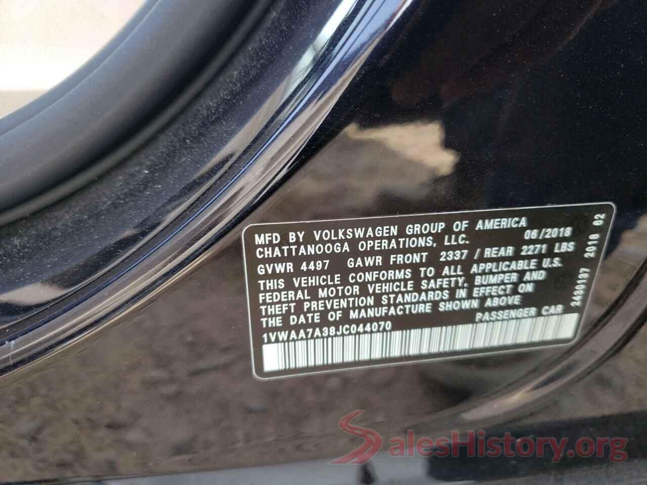 1VWAA7A38JC044070 2018 VOLKSWAGEN PASSAT