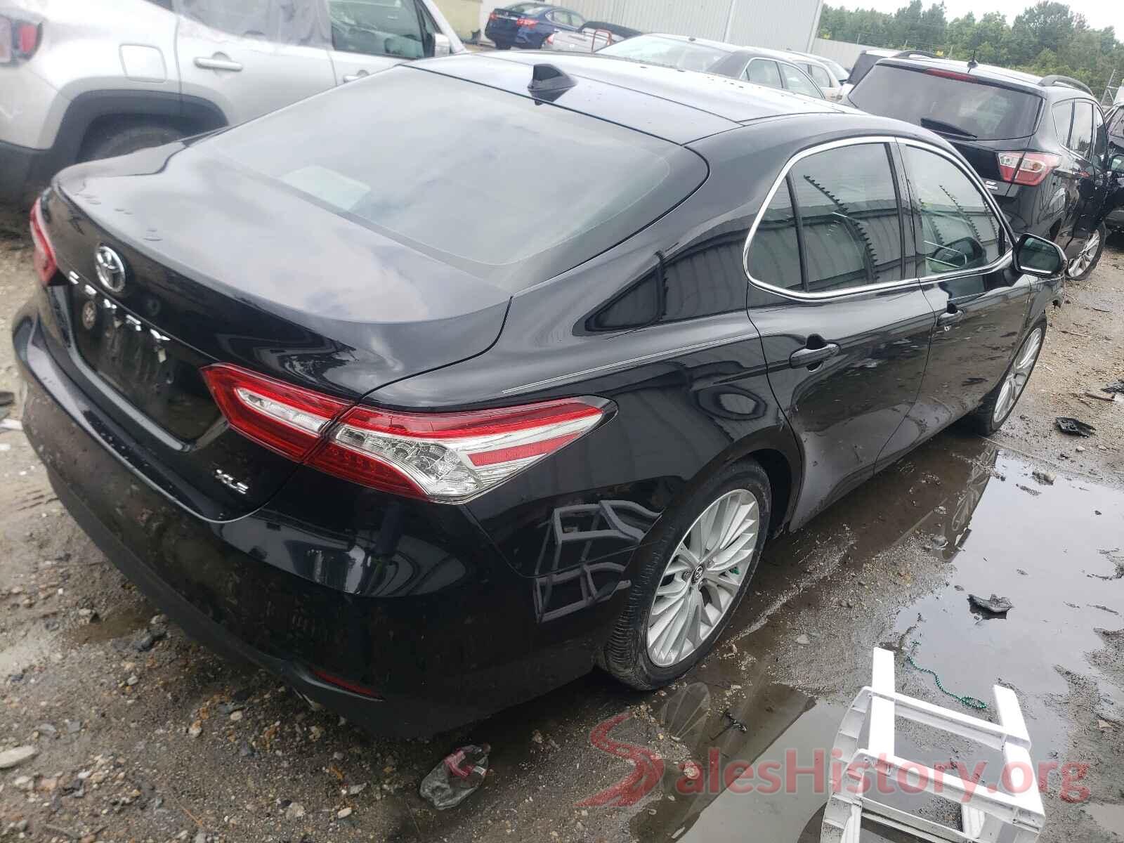 4T1B11HK1JU525723 2018 TOYOTA CAMRY