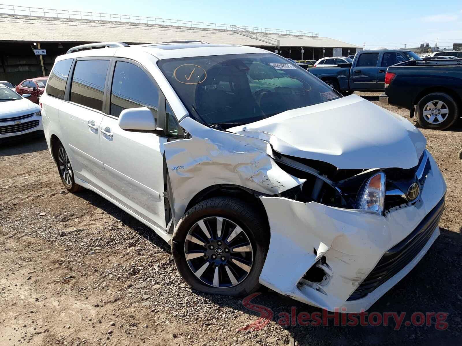 5TDDZ3DC2JS205458 2018 TOYOTA SIENNA