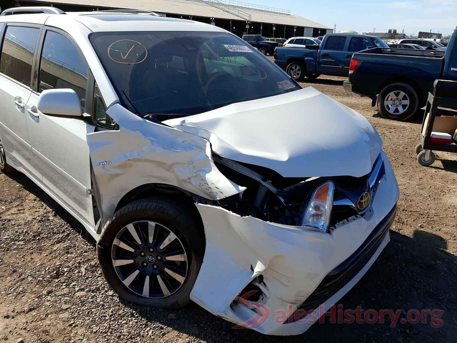 5TDDZ3DC2JS205458 2018 TOYOTA SIENNA