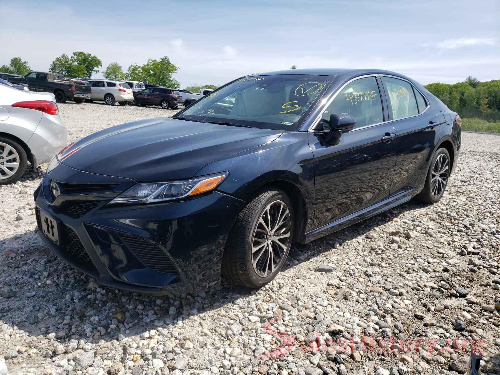 JTNB11HK0J3015501 2018 TOYOTA CAMRY