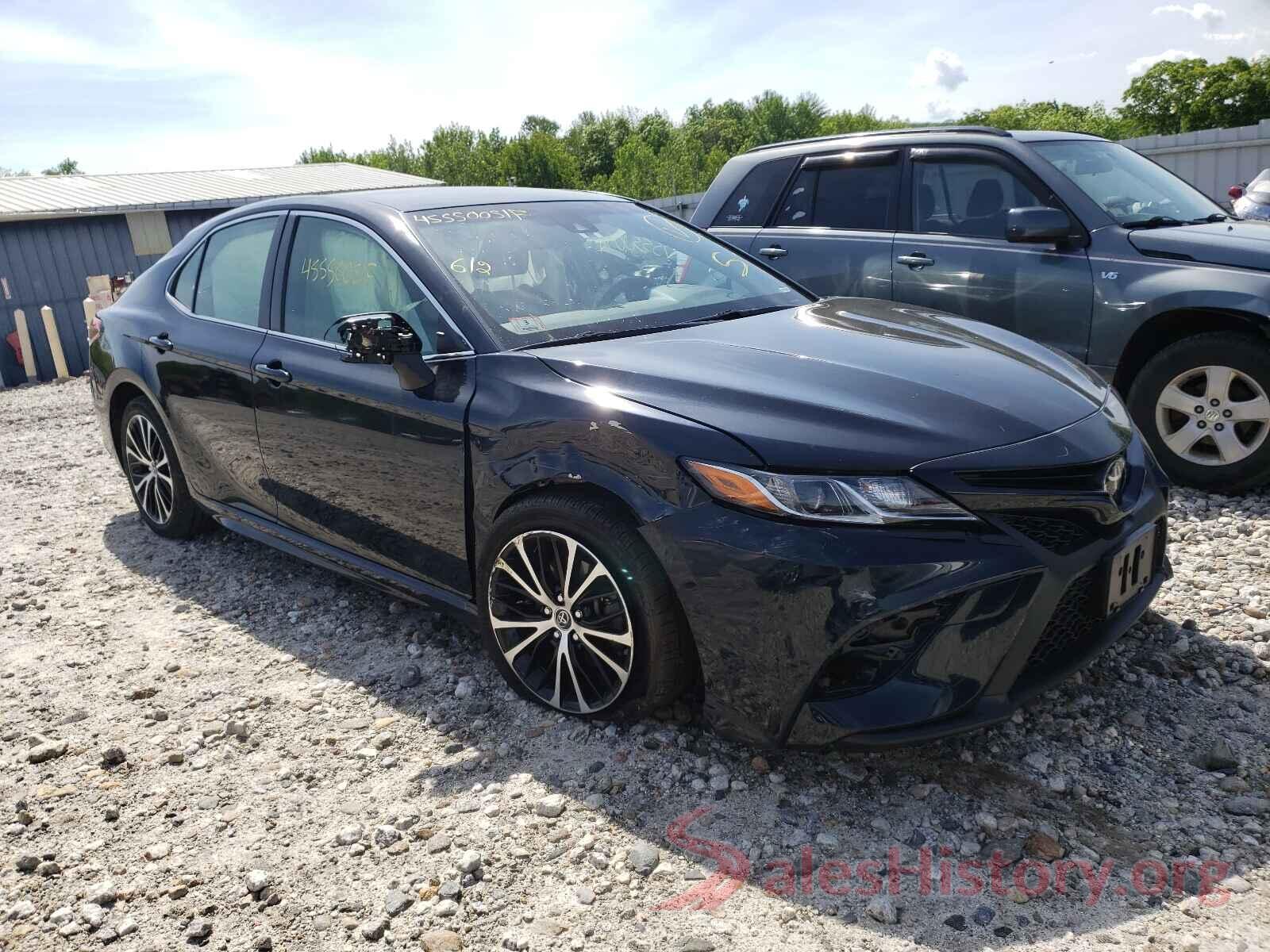 JTNB11HK0J3015501 2018 TOYOTA CAMRY