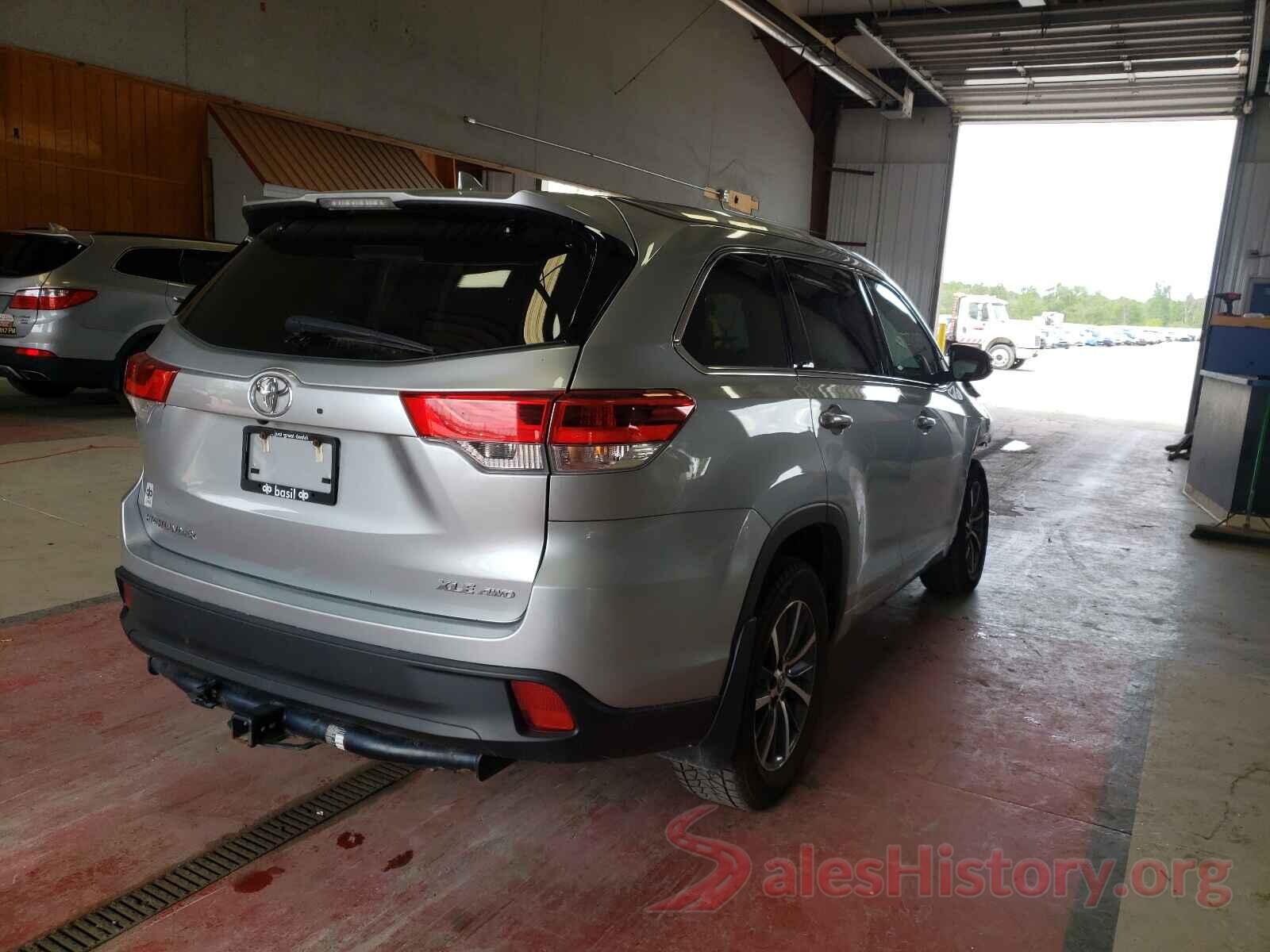 5TDJZRFH0JS900276 2018 TOYOTA HIGHLANDER