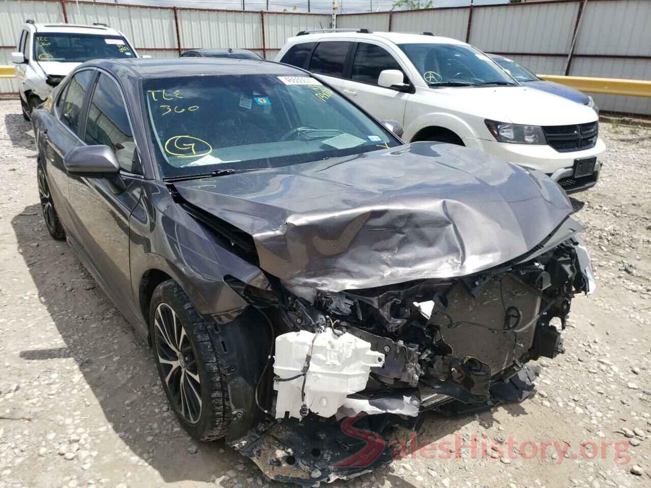 4T1B11HK9JU133072 2018 TOYOTA CAMRY