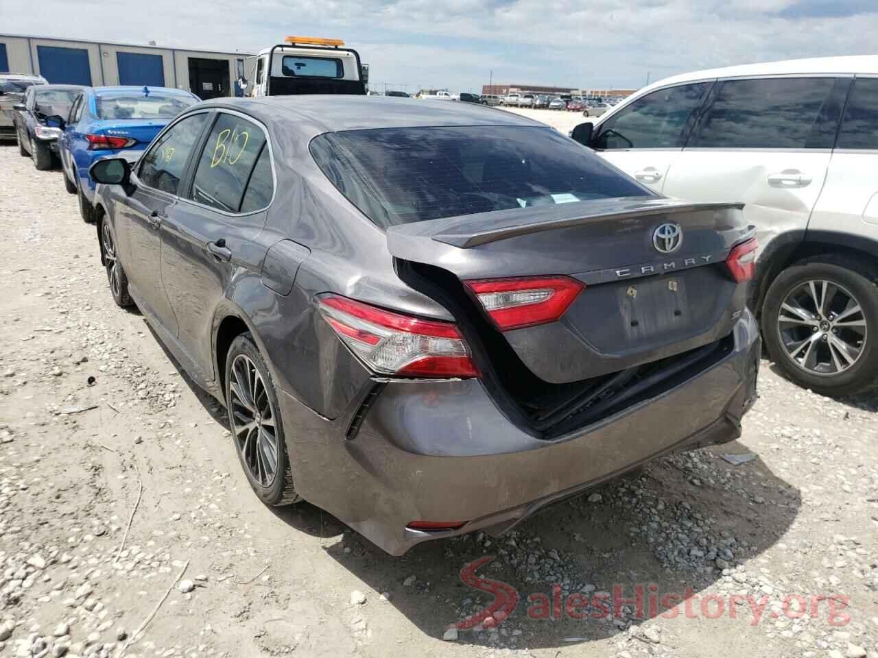 4T1B11HK9JU133072 2018 TOYOTA CAMRY