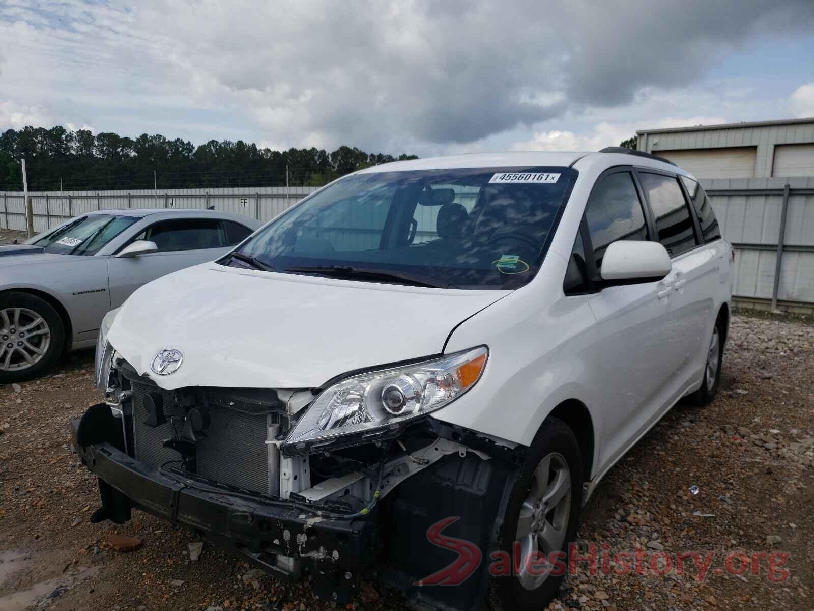 5TDKZ3DC1HS820696 2017 TOYOTA SIENNA