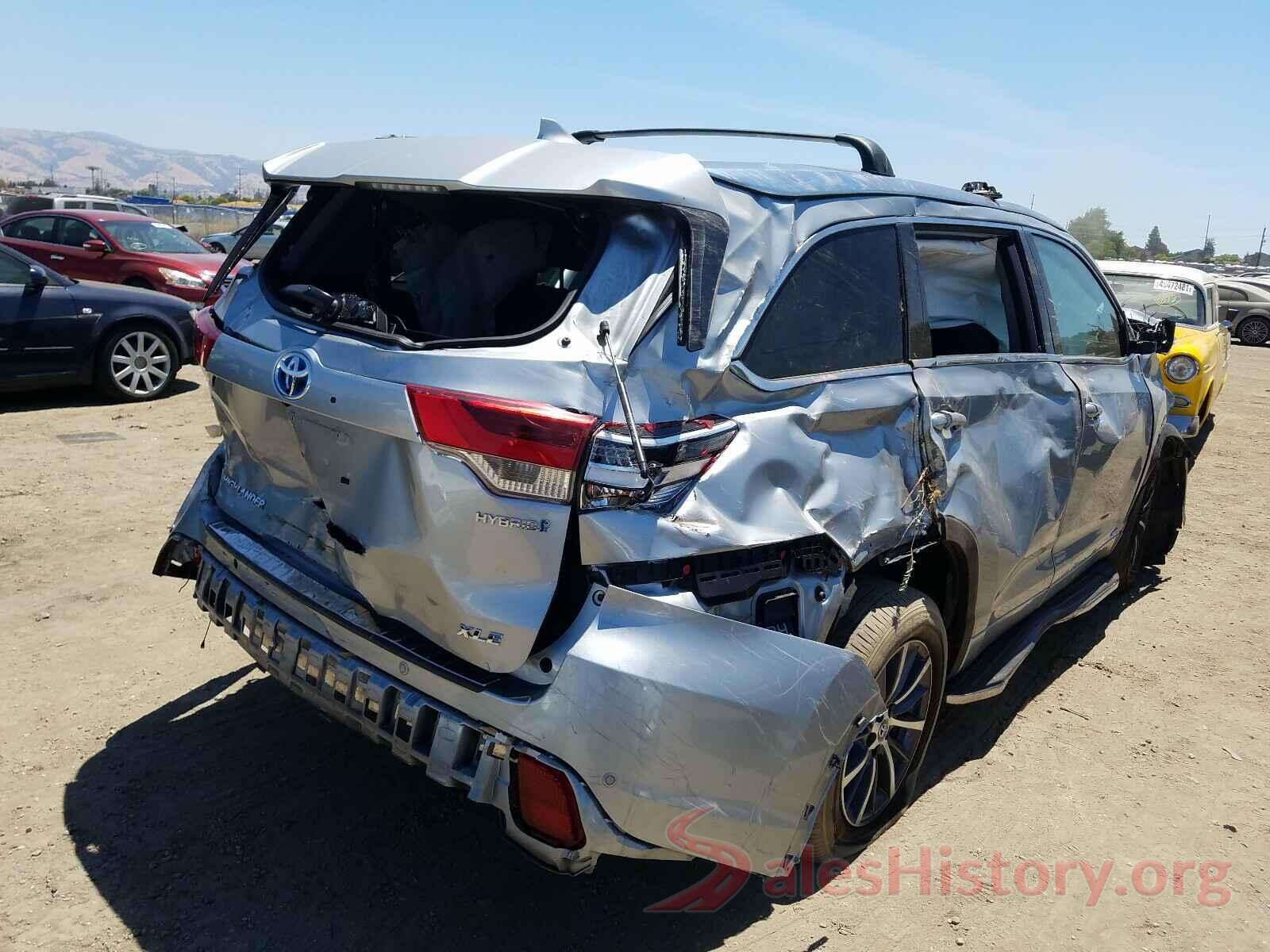 5TDJGRFH8JS038379 2018 TOYOTA HIGHLANDER