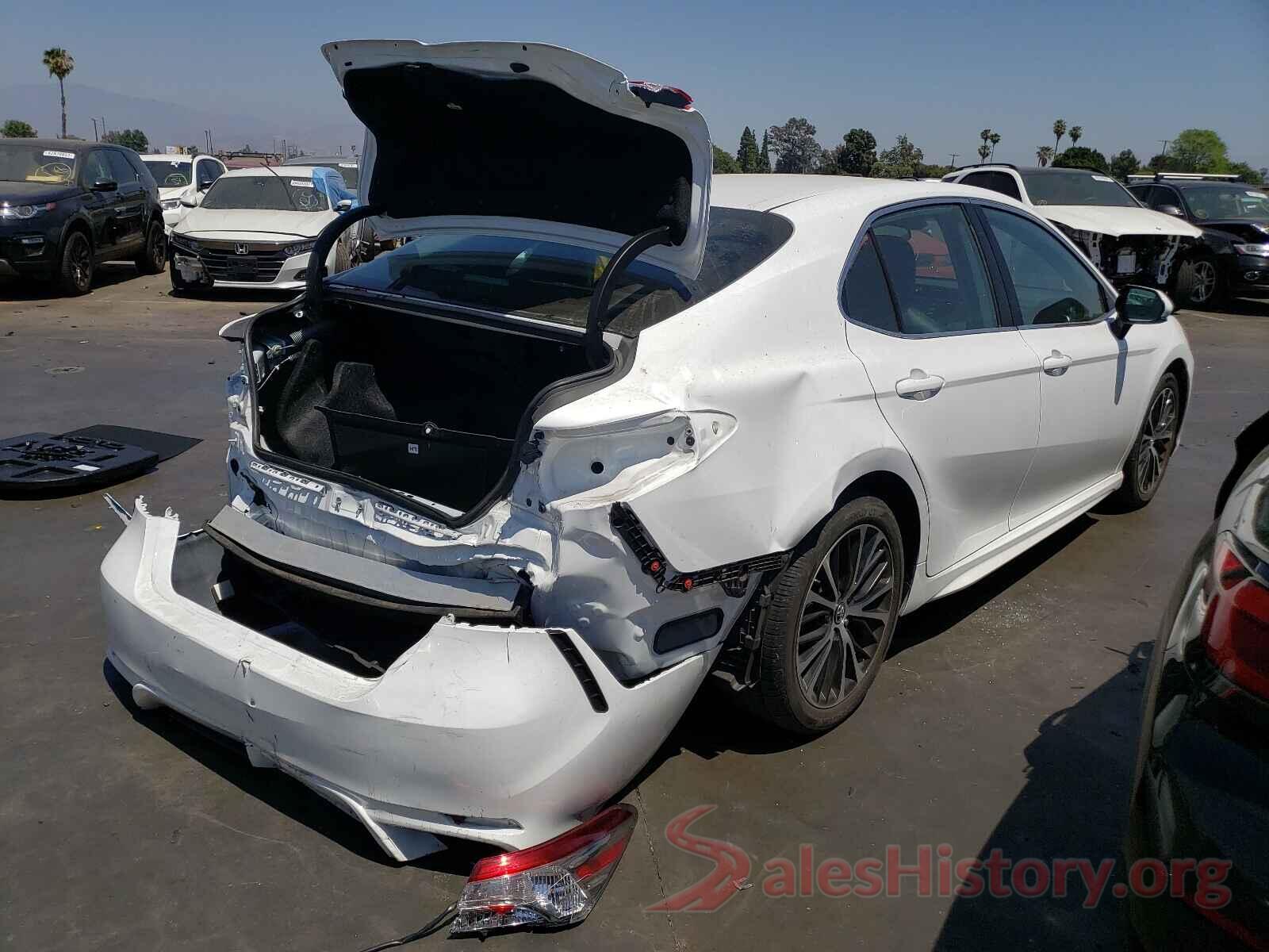 4T1B11HK8KU758175 2019 TOYOTA CAMRY