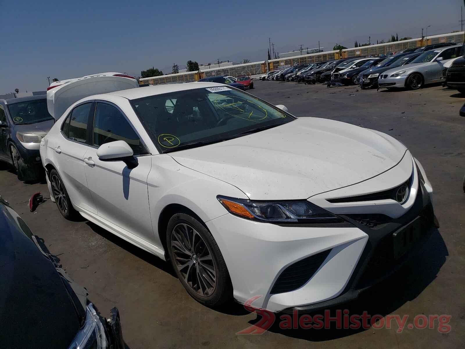 4T1B11HK8KU758175 2019 TOYOTA CAMRY