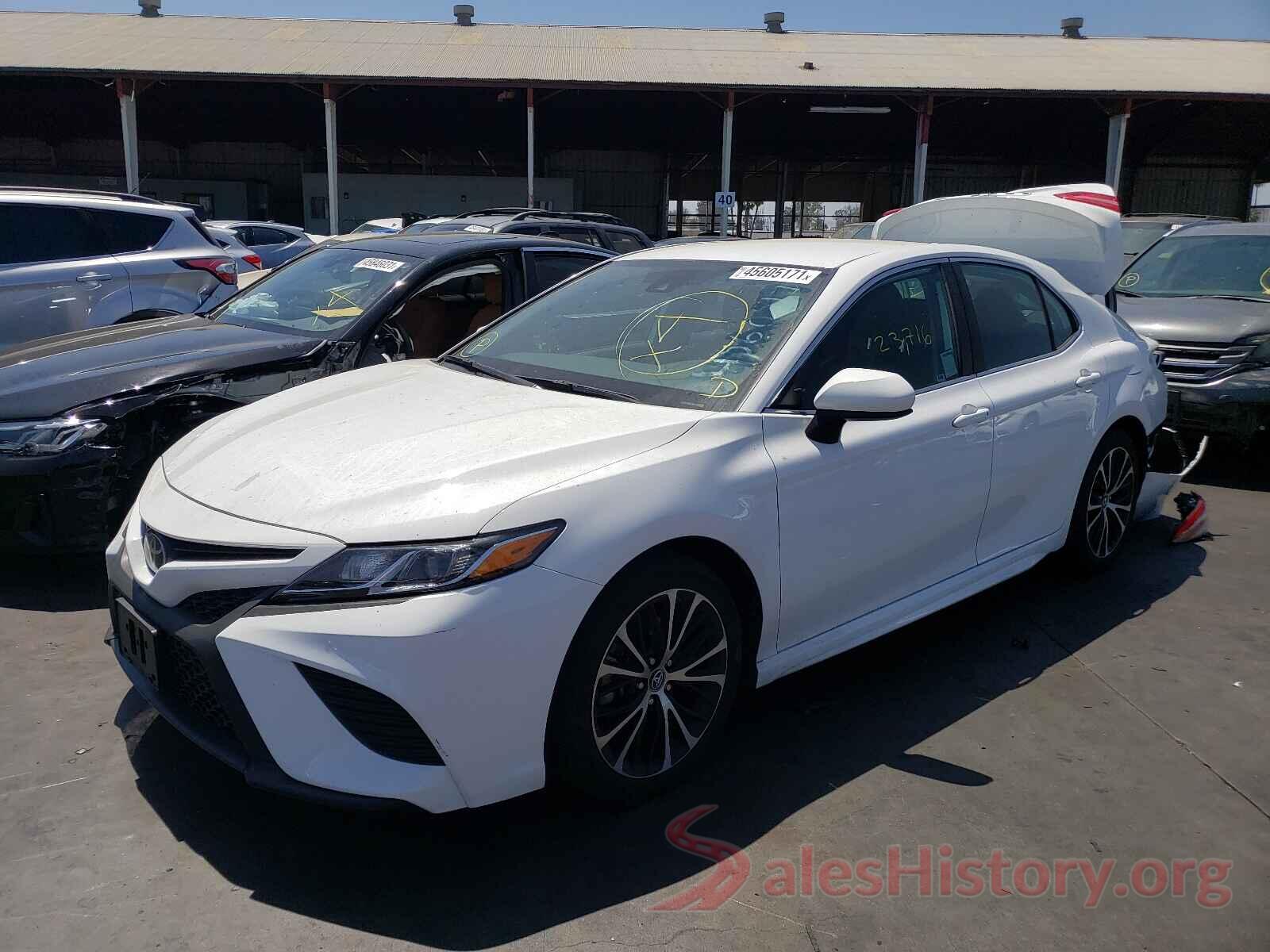 4T1B11HK8KU758175 2019 TOYOTA CAMRY