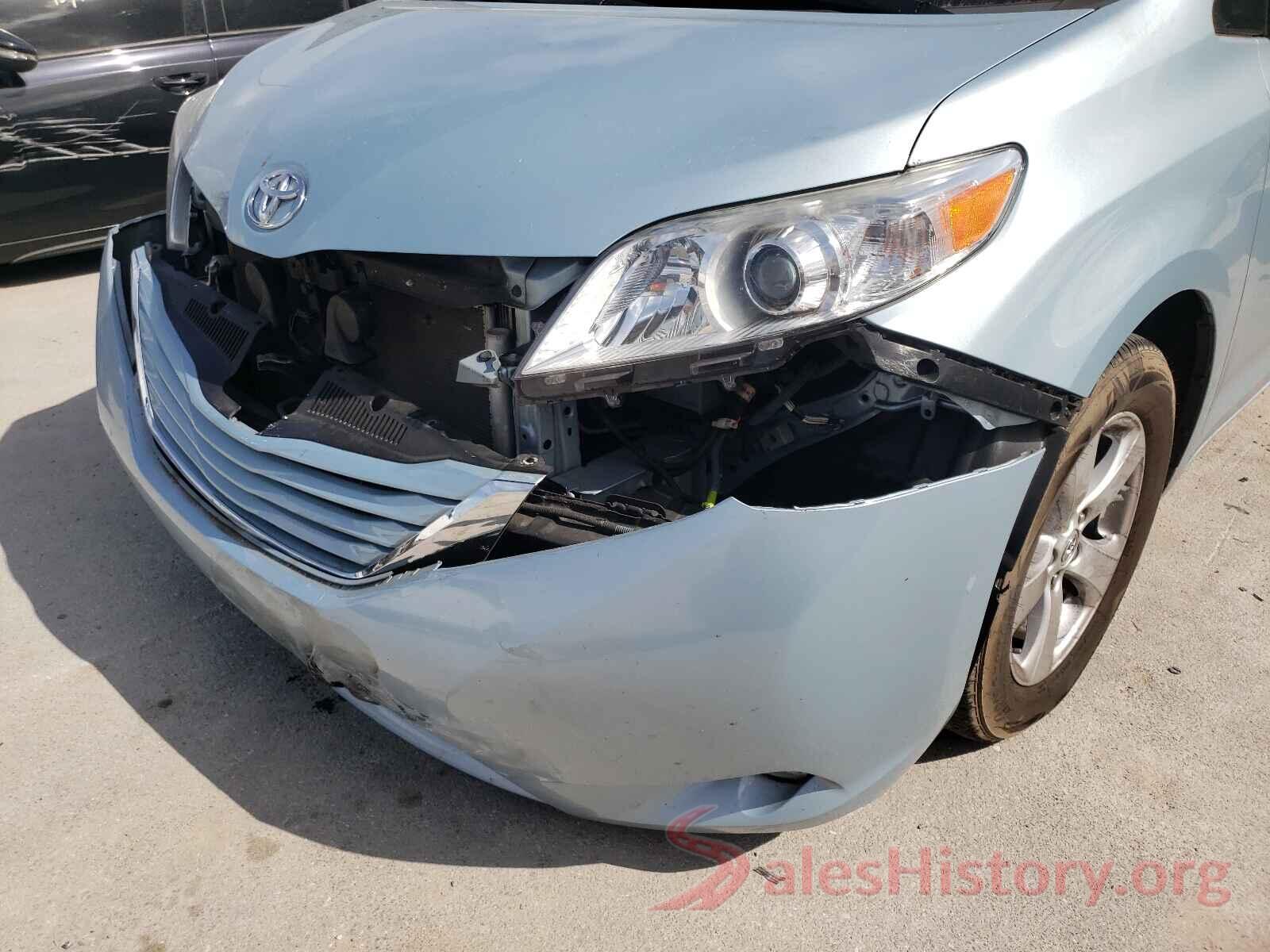 5TDKZ3DC0HS896216 2017 TOYOTA SIENNA