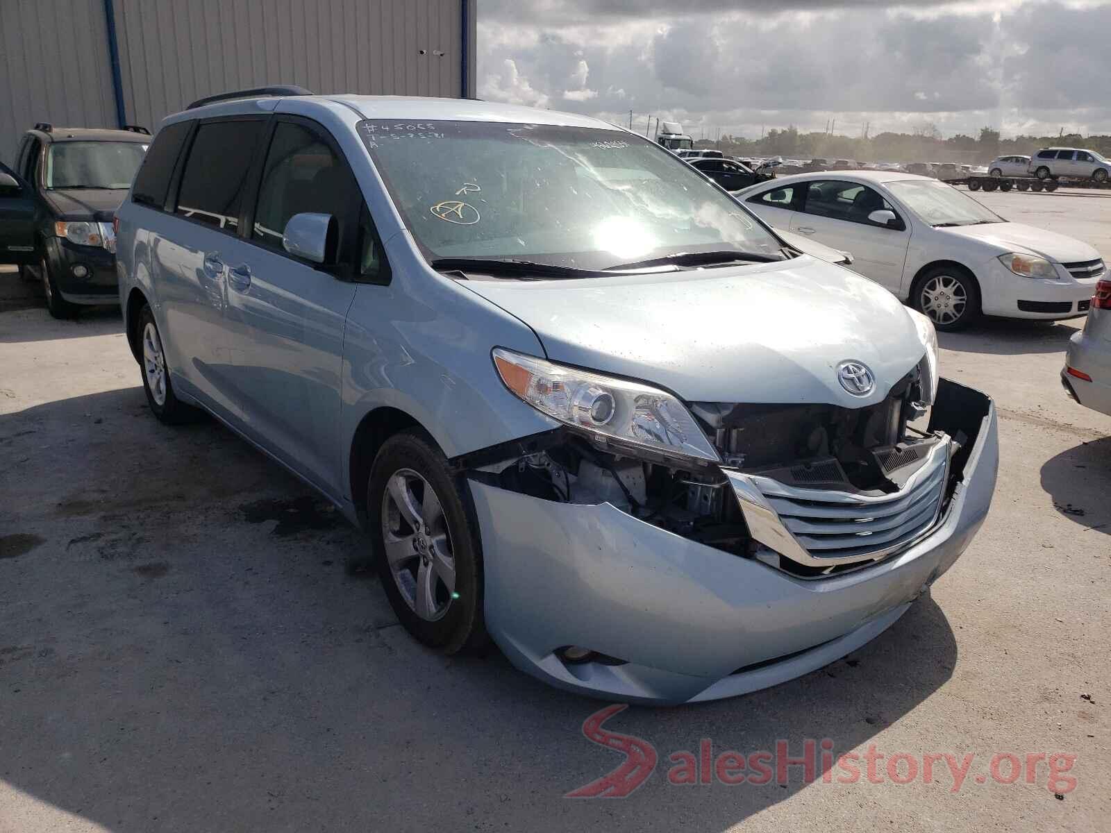 5TDKZ3DC0HS896216 2017 TOYOTA SIENNA