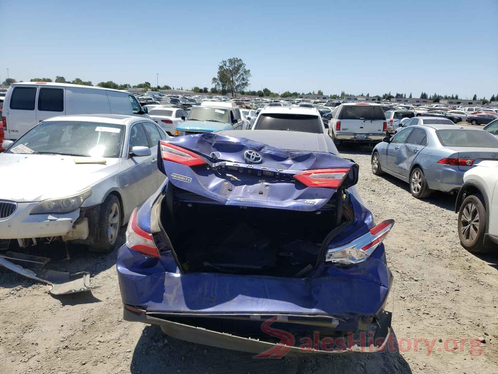 4T1B11HK2JU674528 2018 TOYOTA CAMRY