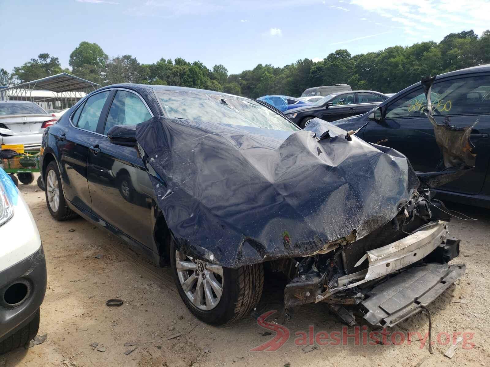 4T1B11HK2JU069974 2018 TOYOTA CAMRY