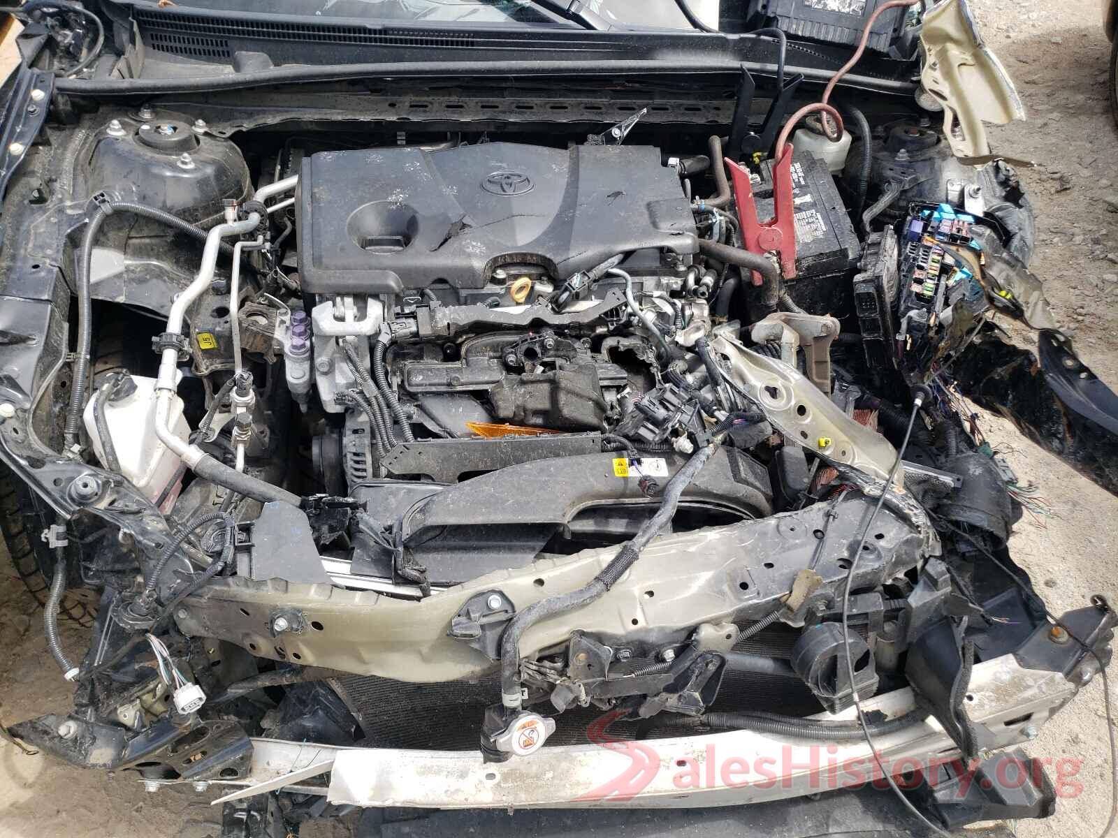 4T1B11HK2JU069974 2018 TOYOTA CAMRY